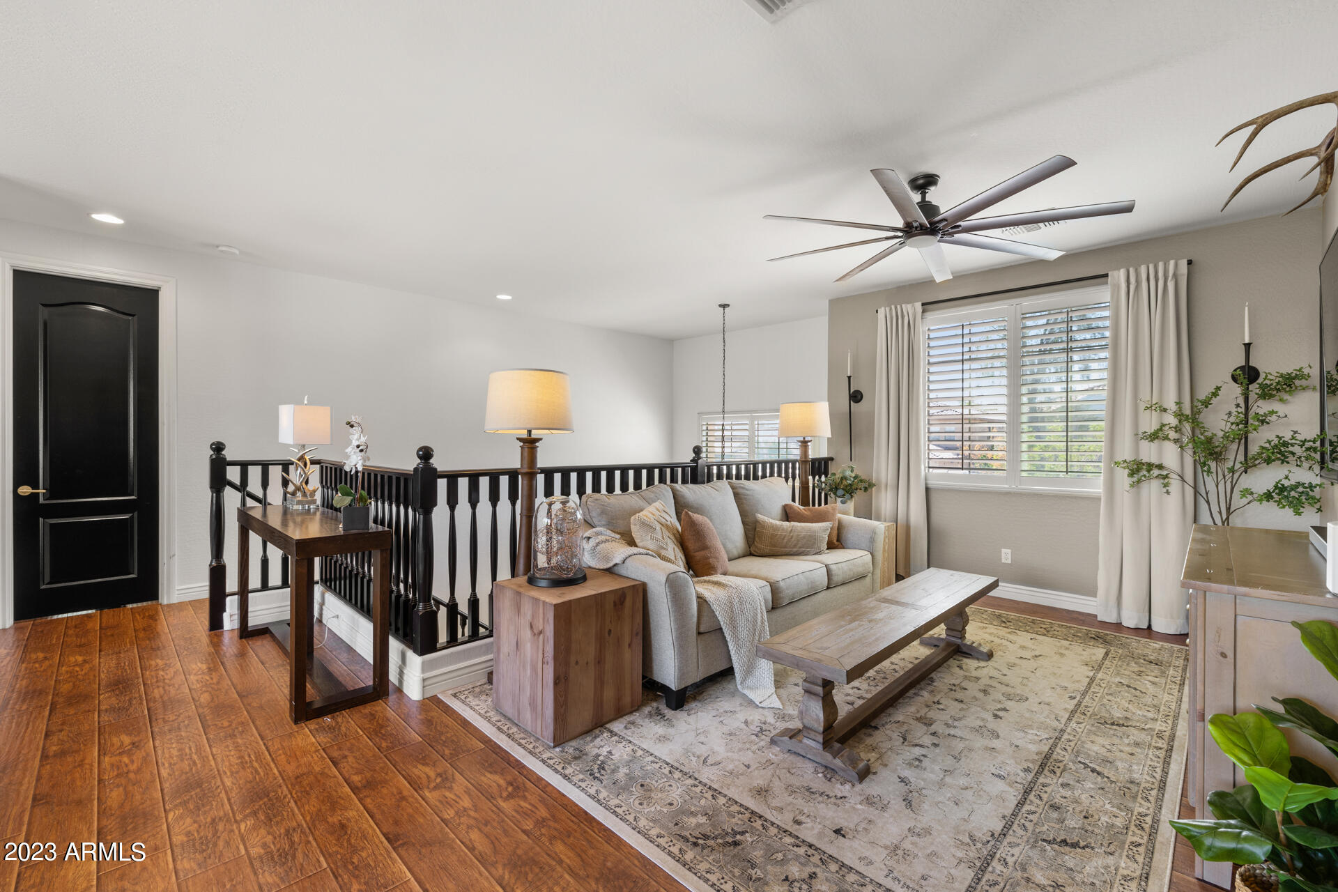 874 W WHITTEN Street