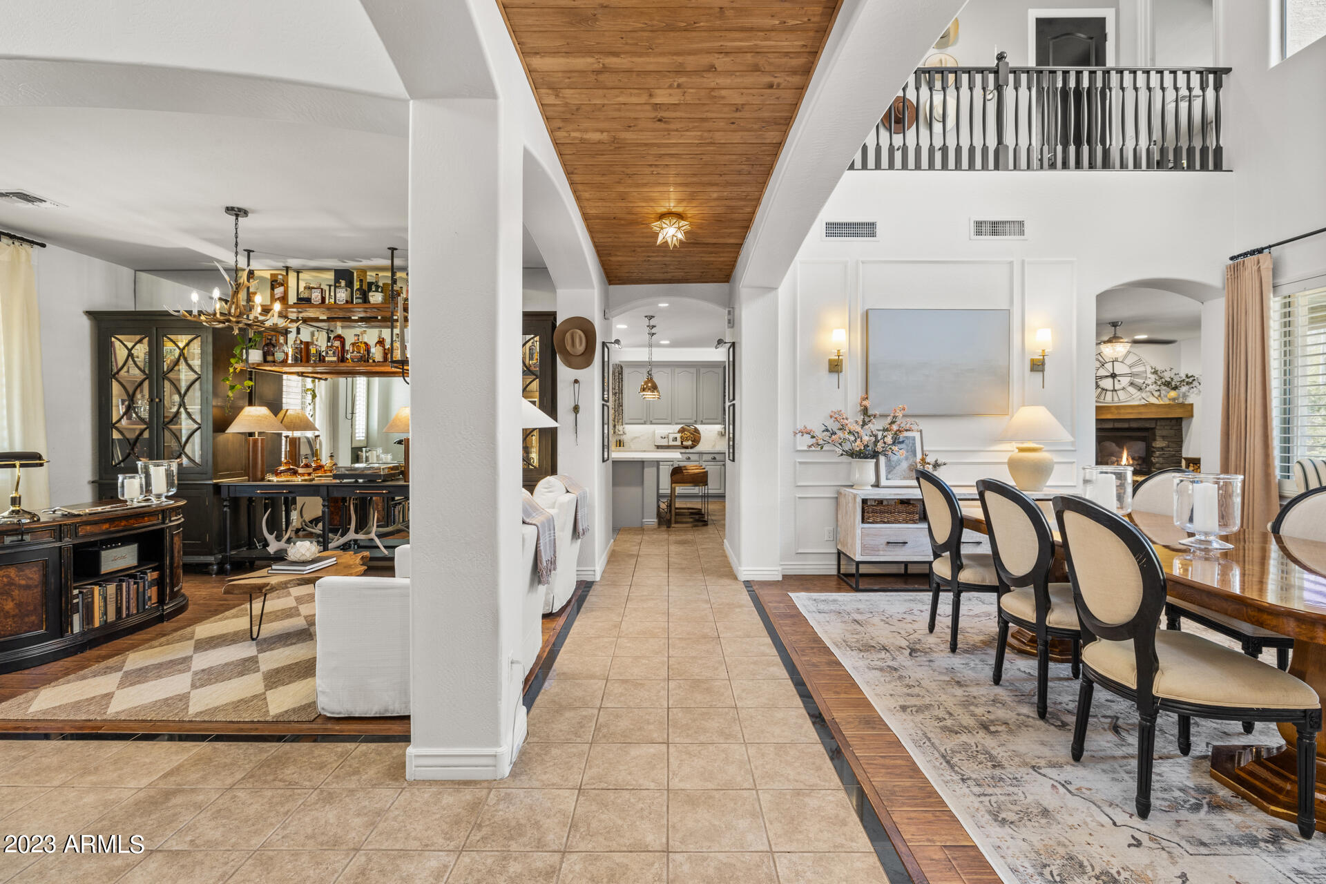 874 W WHITTEN Street