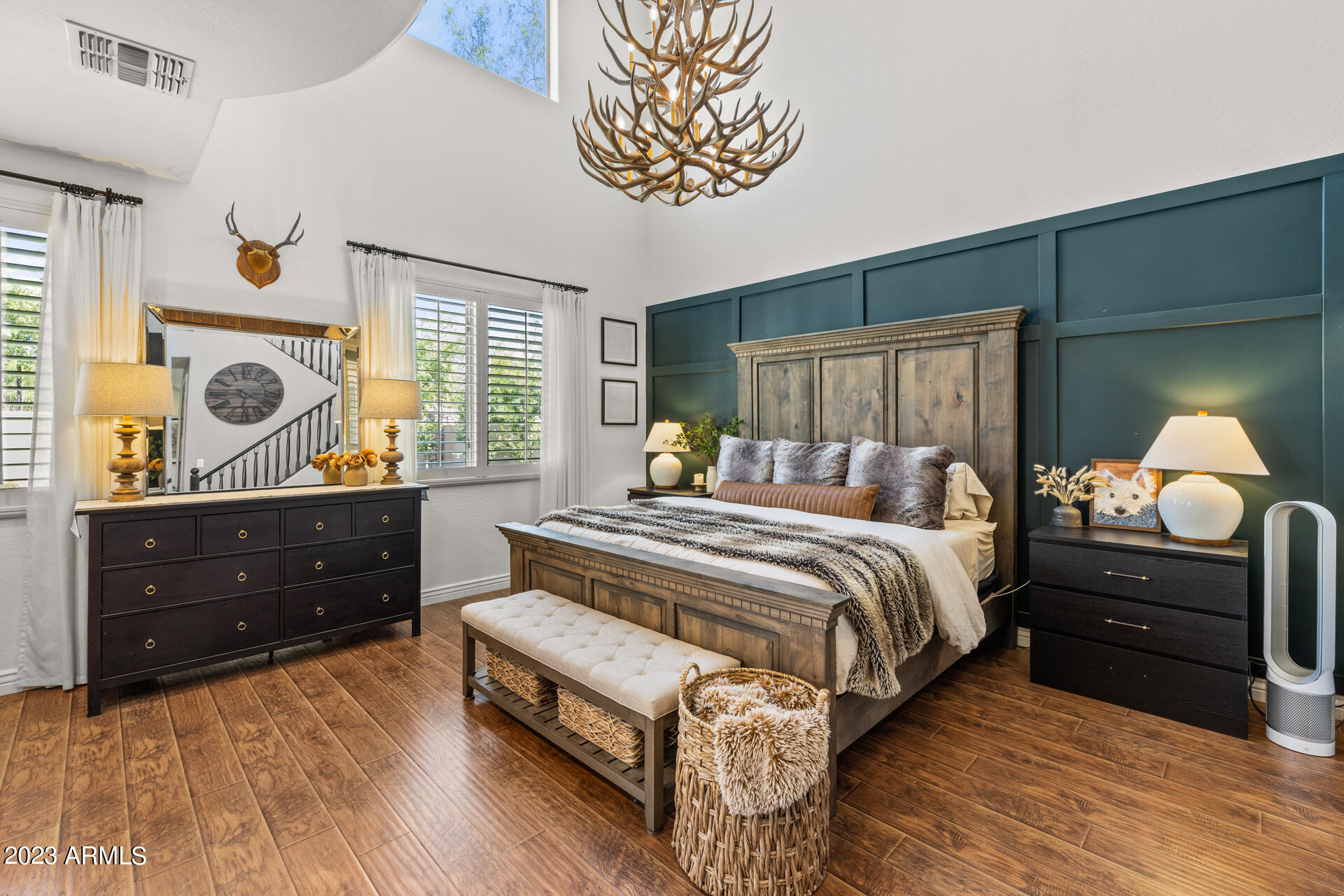 874 W WHITTEN Street