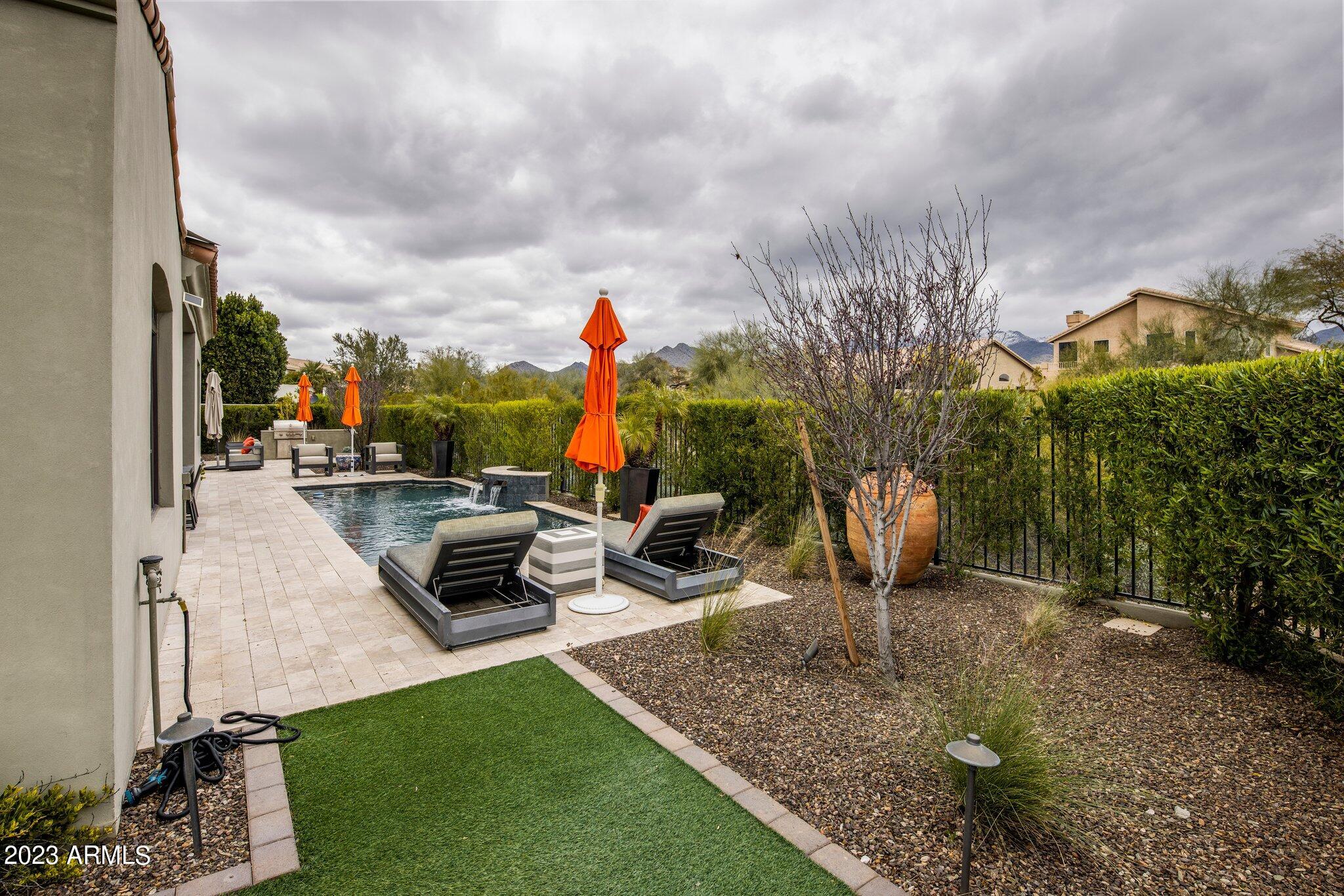 9498 E ROCKWOOD Drive