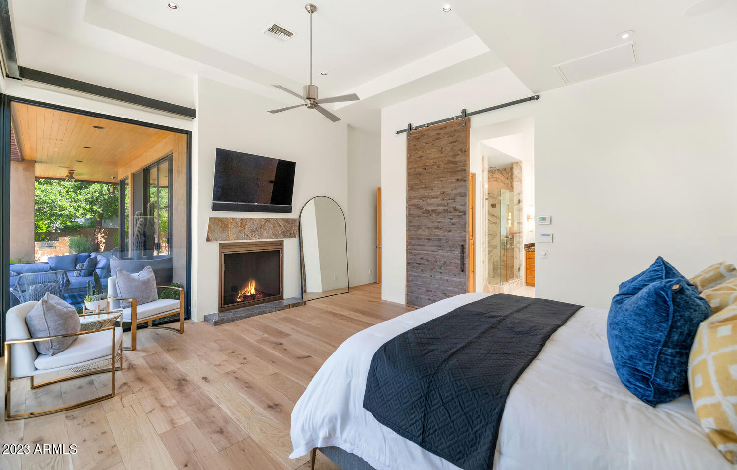 4635 E EXETER Boulevard