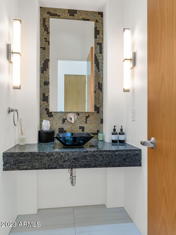 4635 E EXETER Boulevard