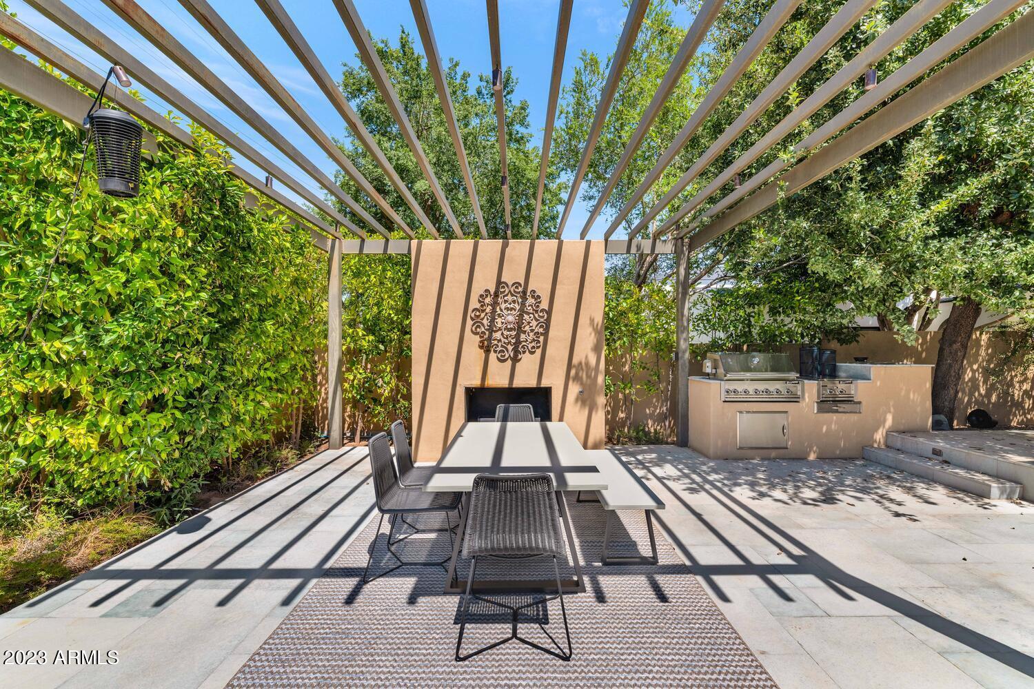 4635 E EXETER Boulevard