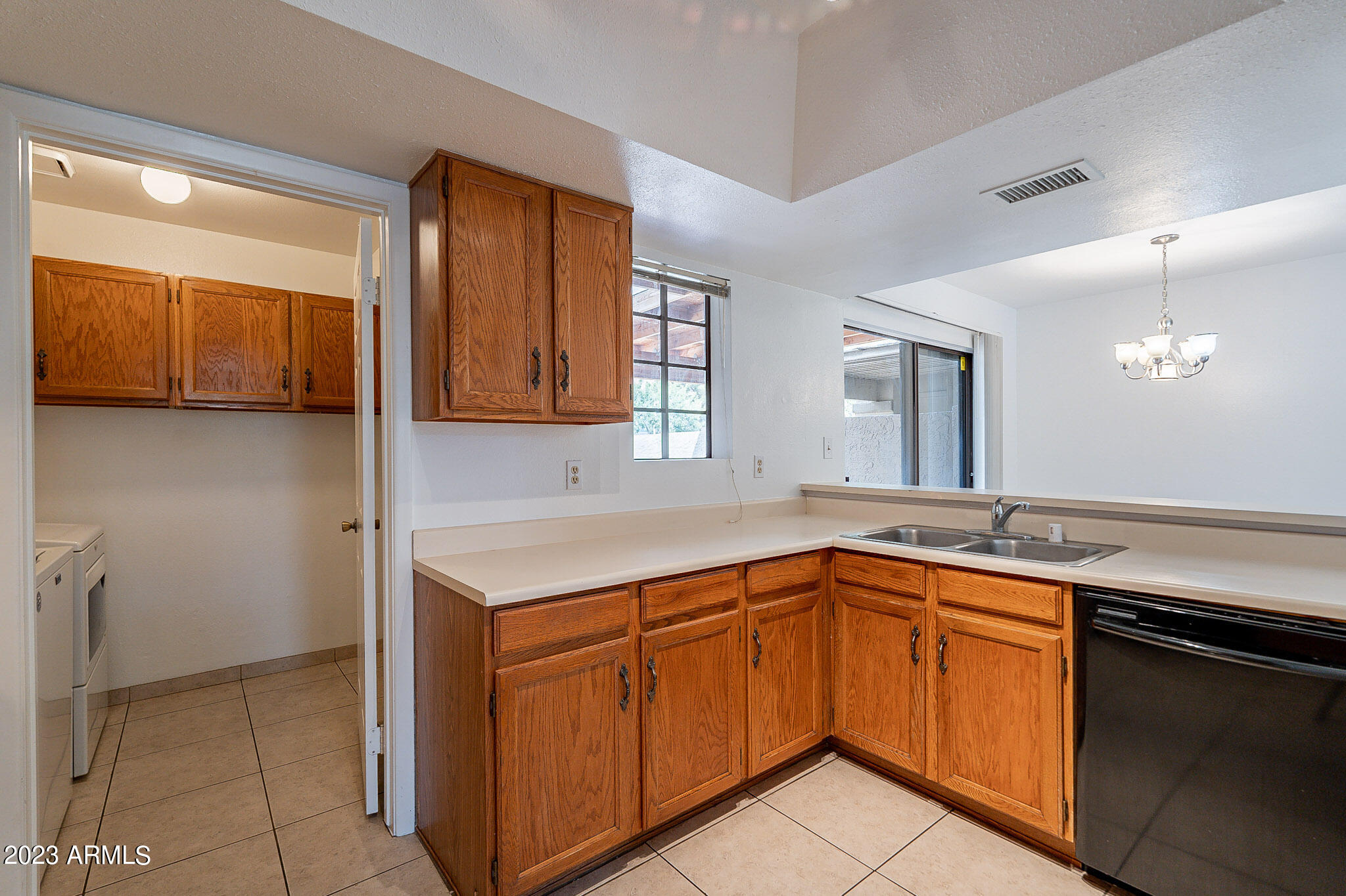 1456 W LA JOLLA Drive