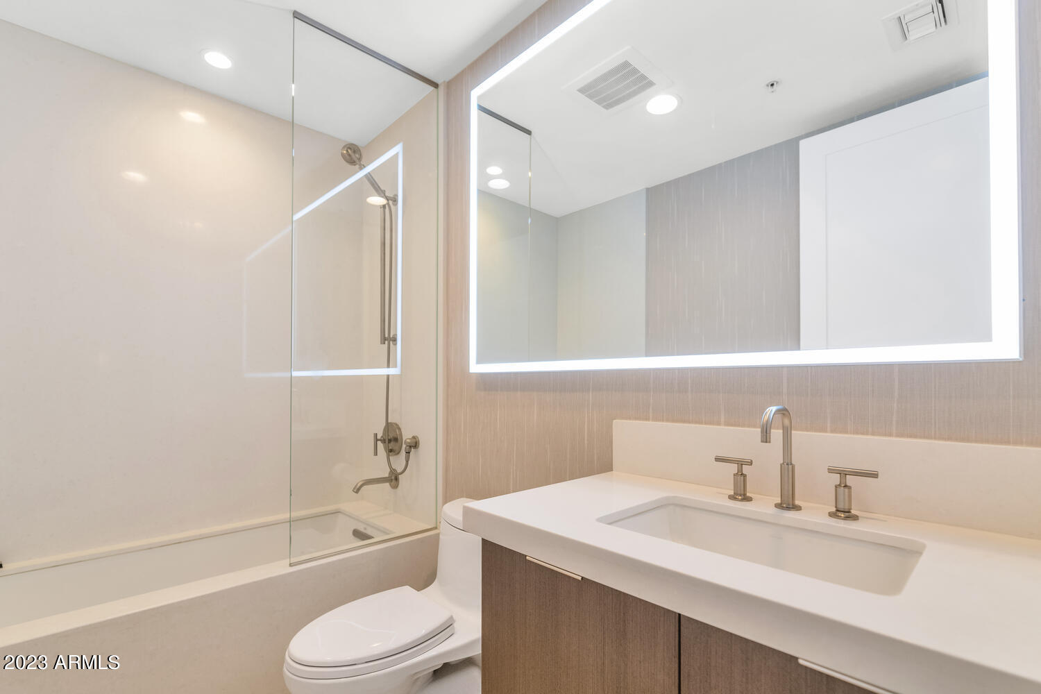 3801 N GOLDWATER Boulevard Unit: 403