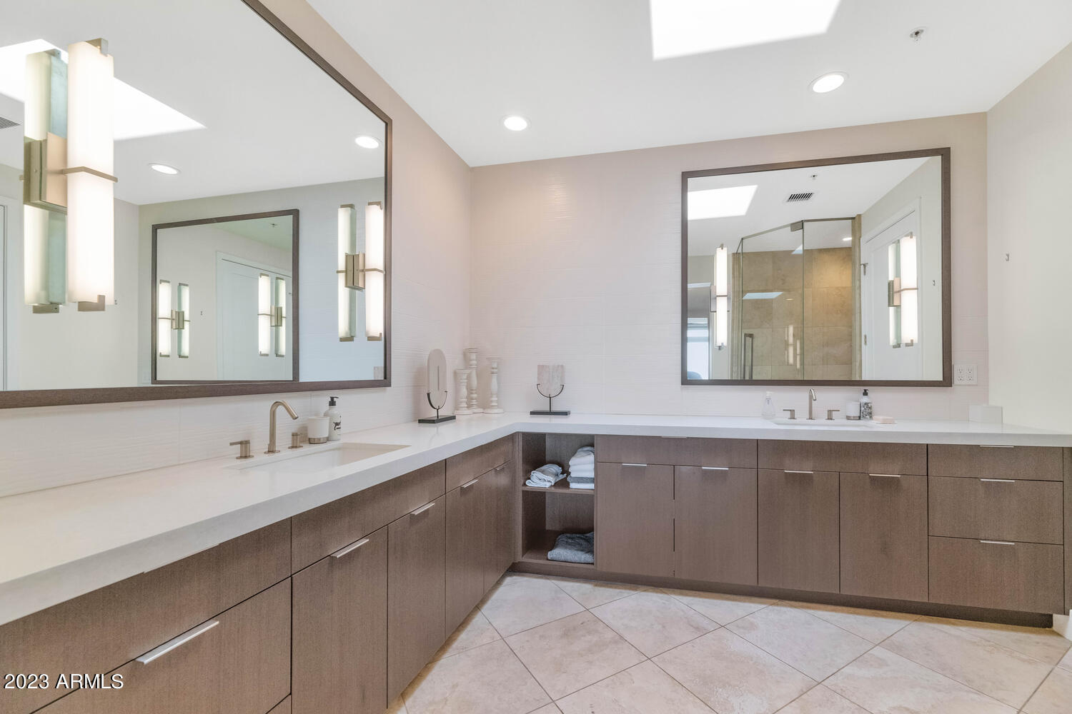 3801 N GOLDWATER Boulevard Unit: 403