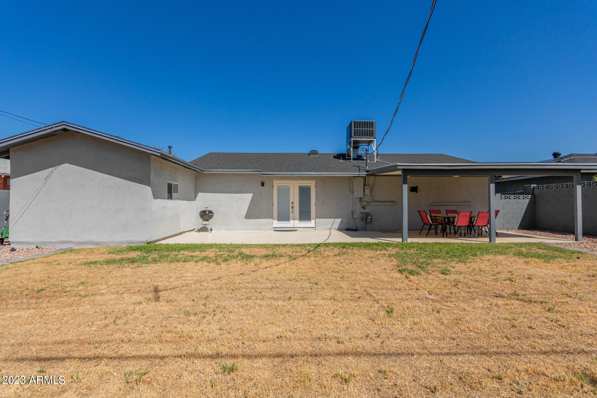 8101 E INDIANOLA Avenue