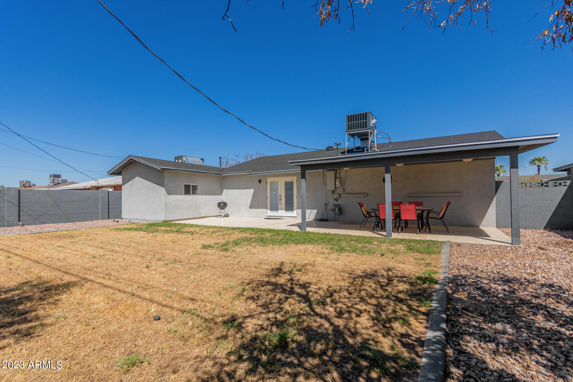 8101 E INDIANOLA Avenue