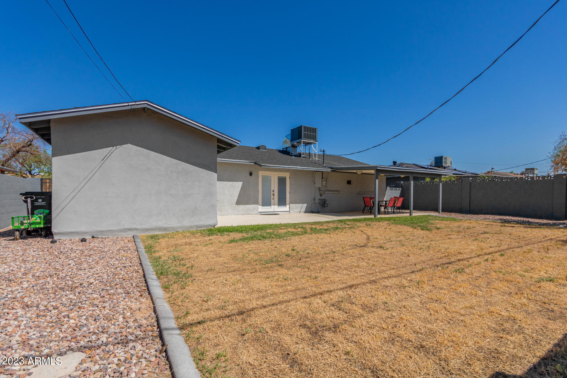 8101 E INDIANOLA Avenue