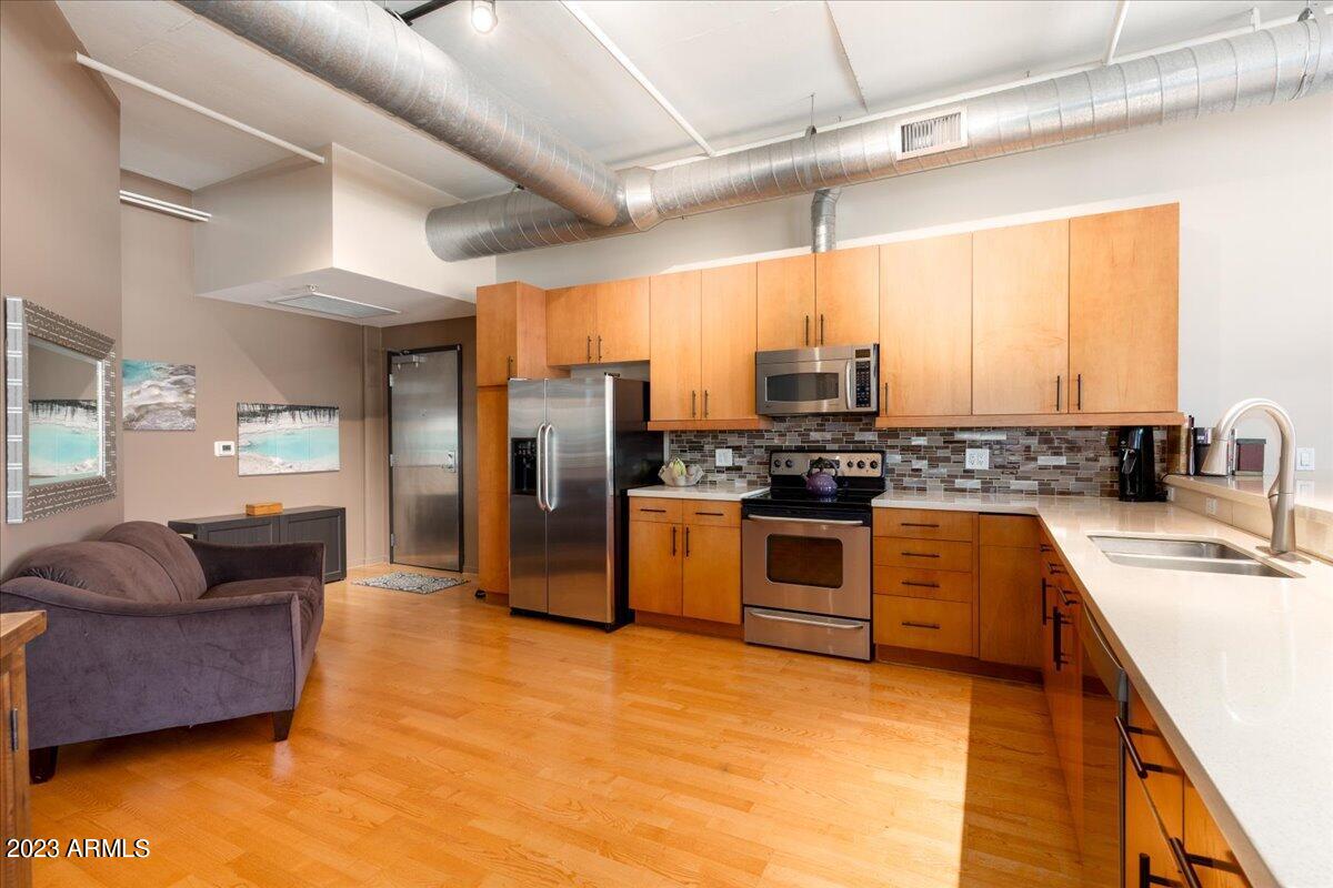 7301 E 3RD Avenue Unit: 205