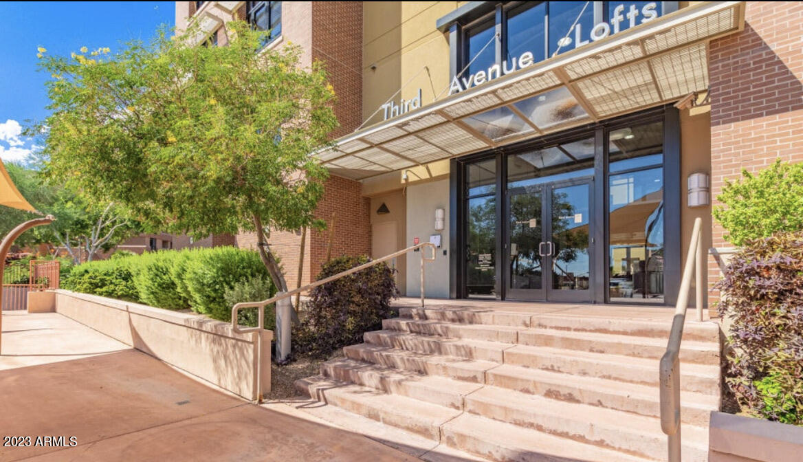 7301 E 3RD Avenue Unit: 205
