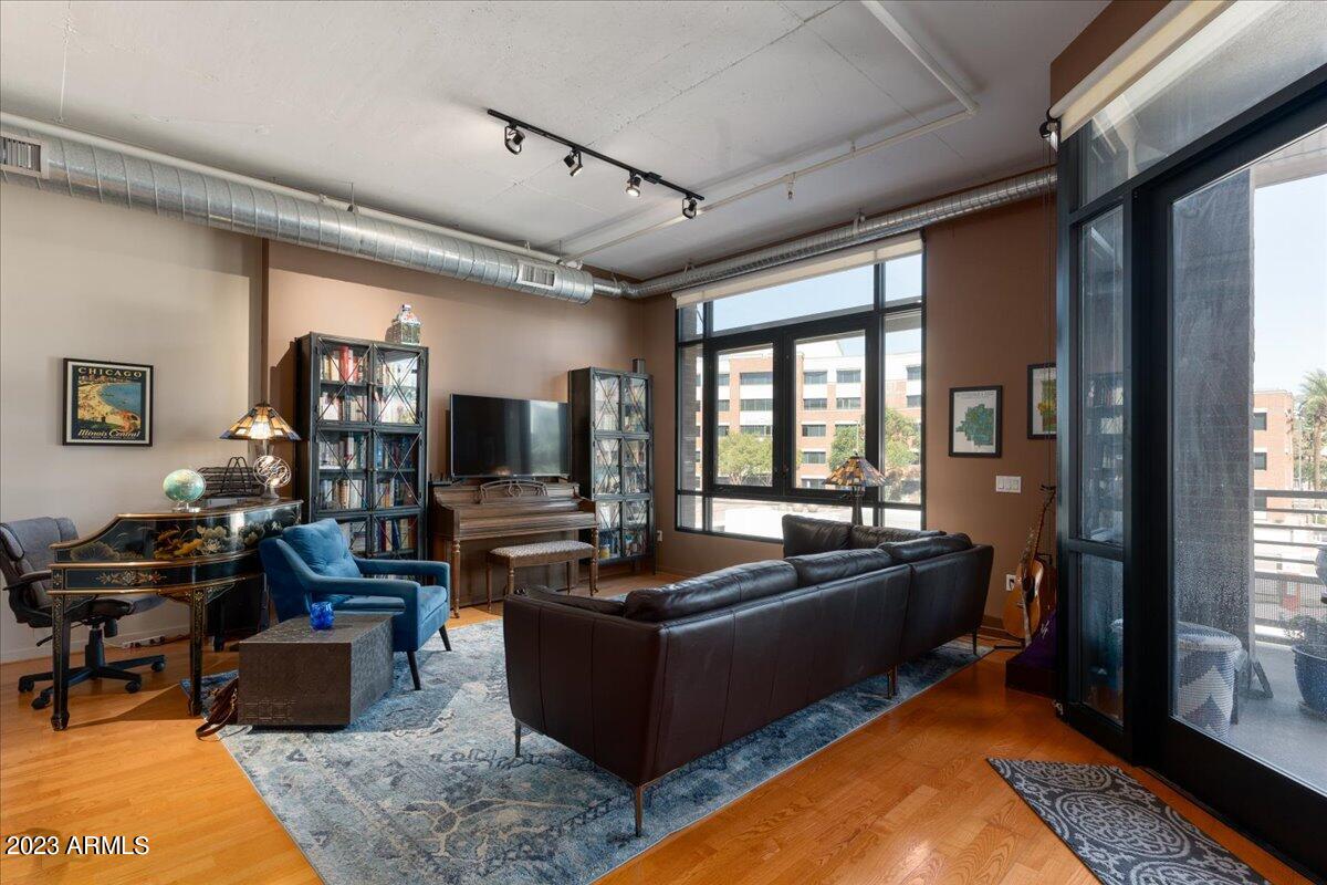 7301 E 3RD Avenue Unit: 205
