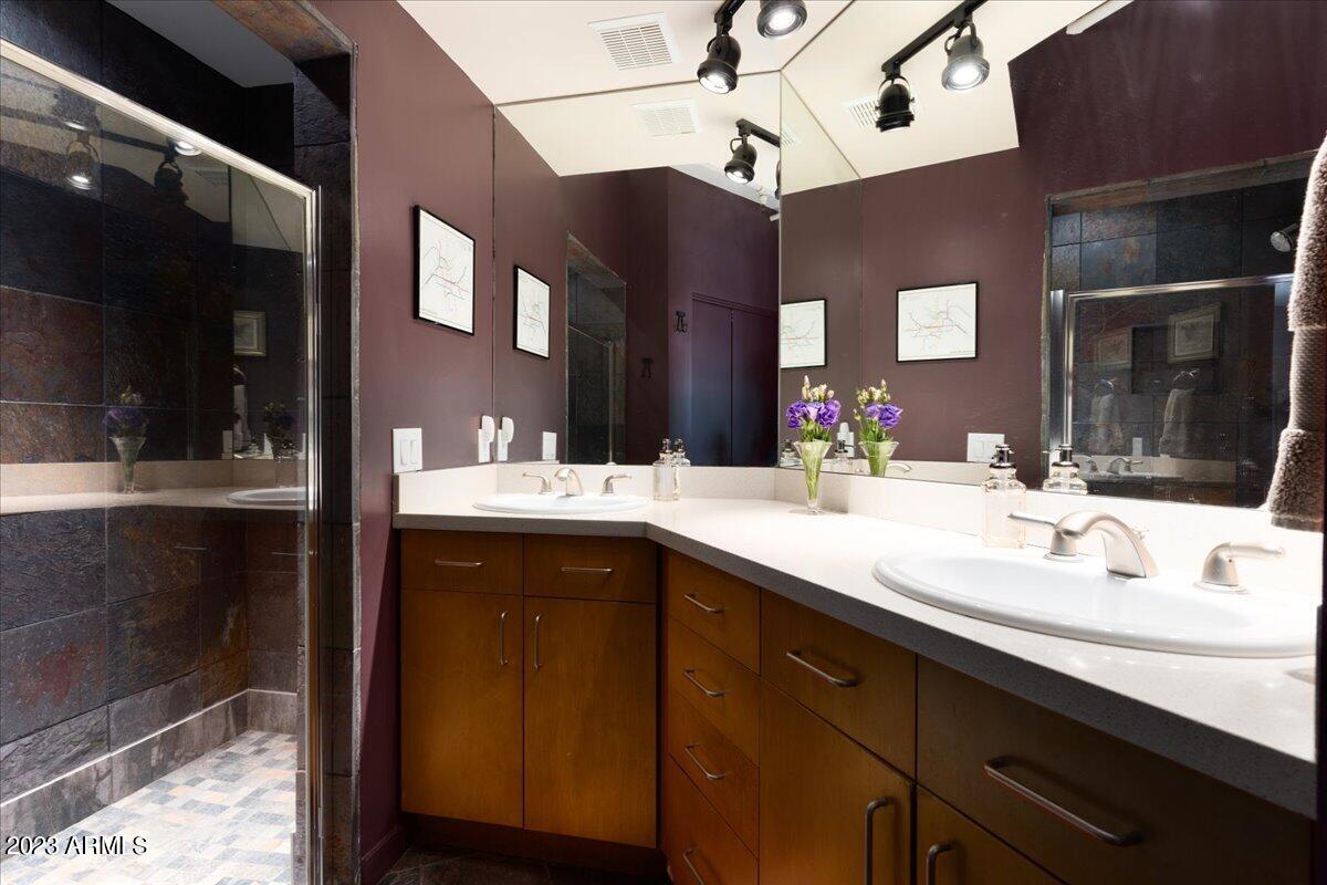 7301 E 3RD Avenue Unit: 205