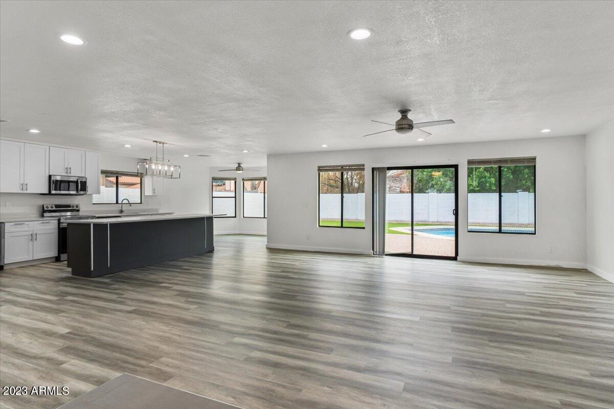 2067 W GILA Lane