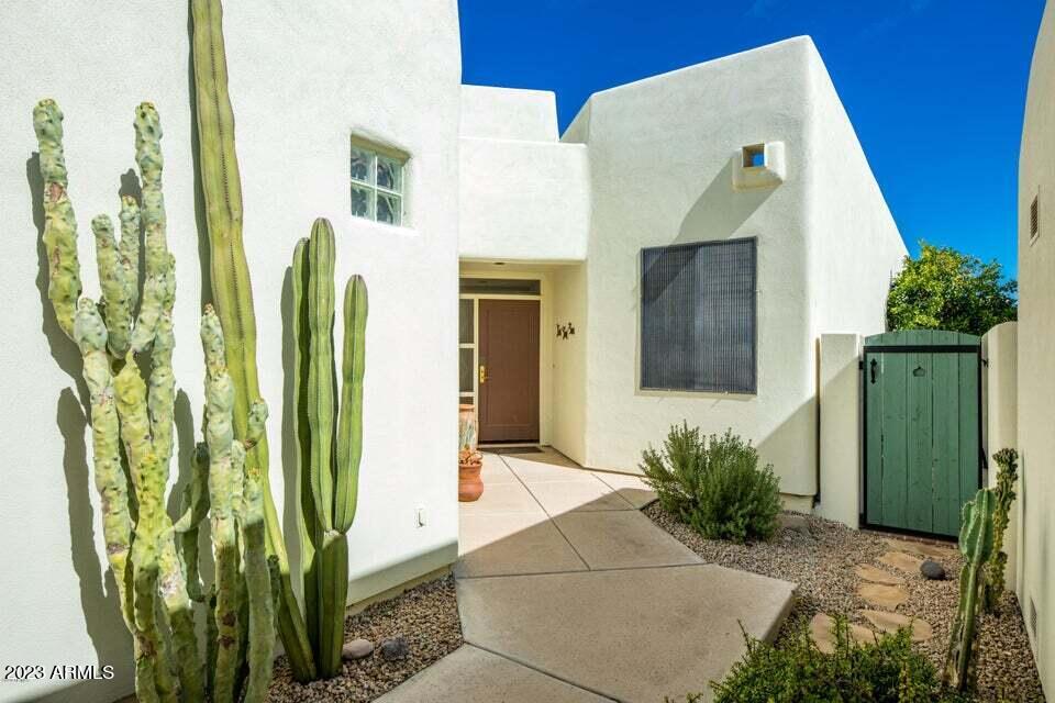 5101 N CASA BLANCA Drive Unit: 309