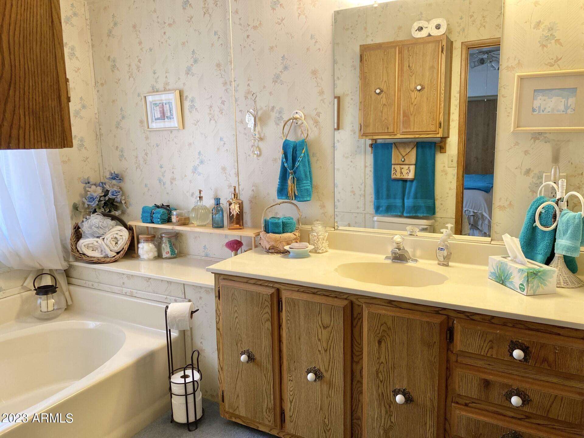 5831 E Leonora Street