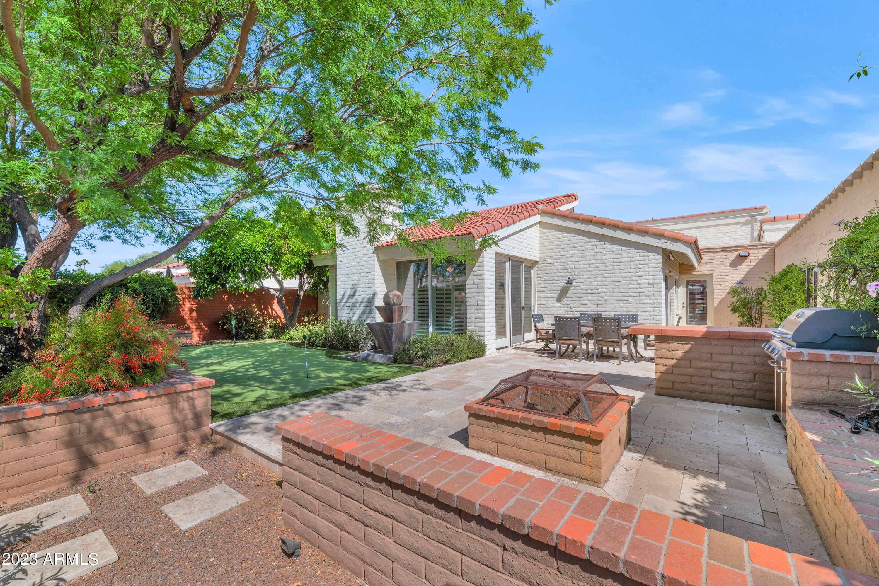 7327 E TUCKEY Lane