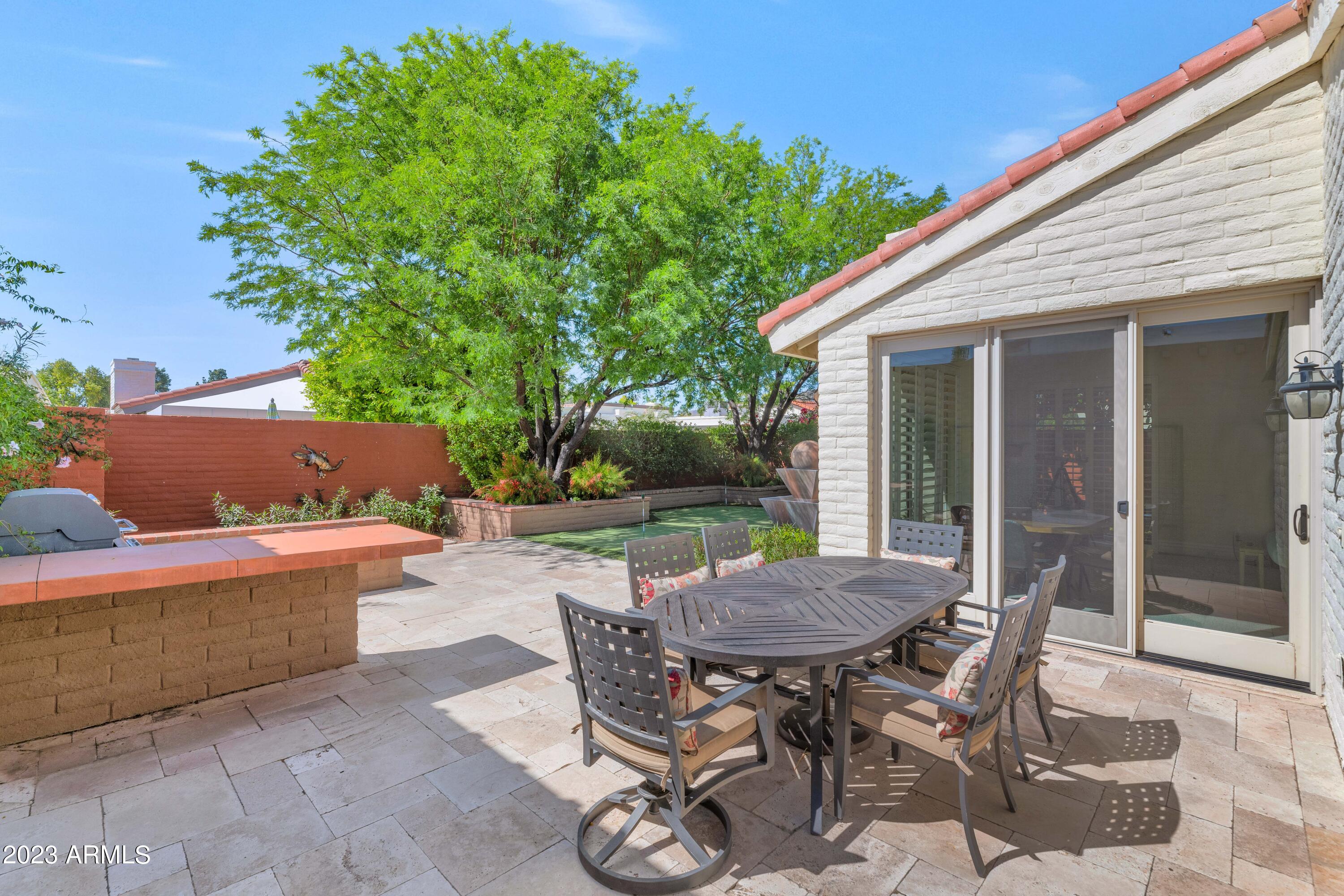 7327 E TUCKEY Lane