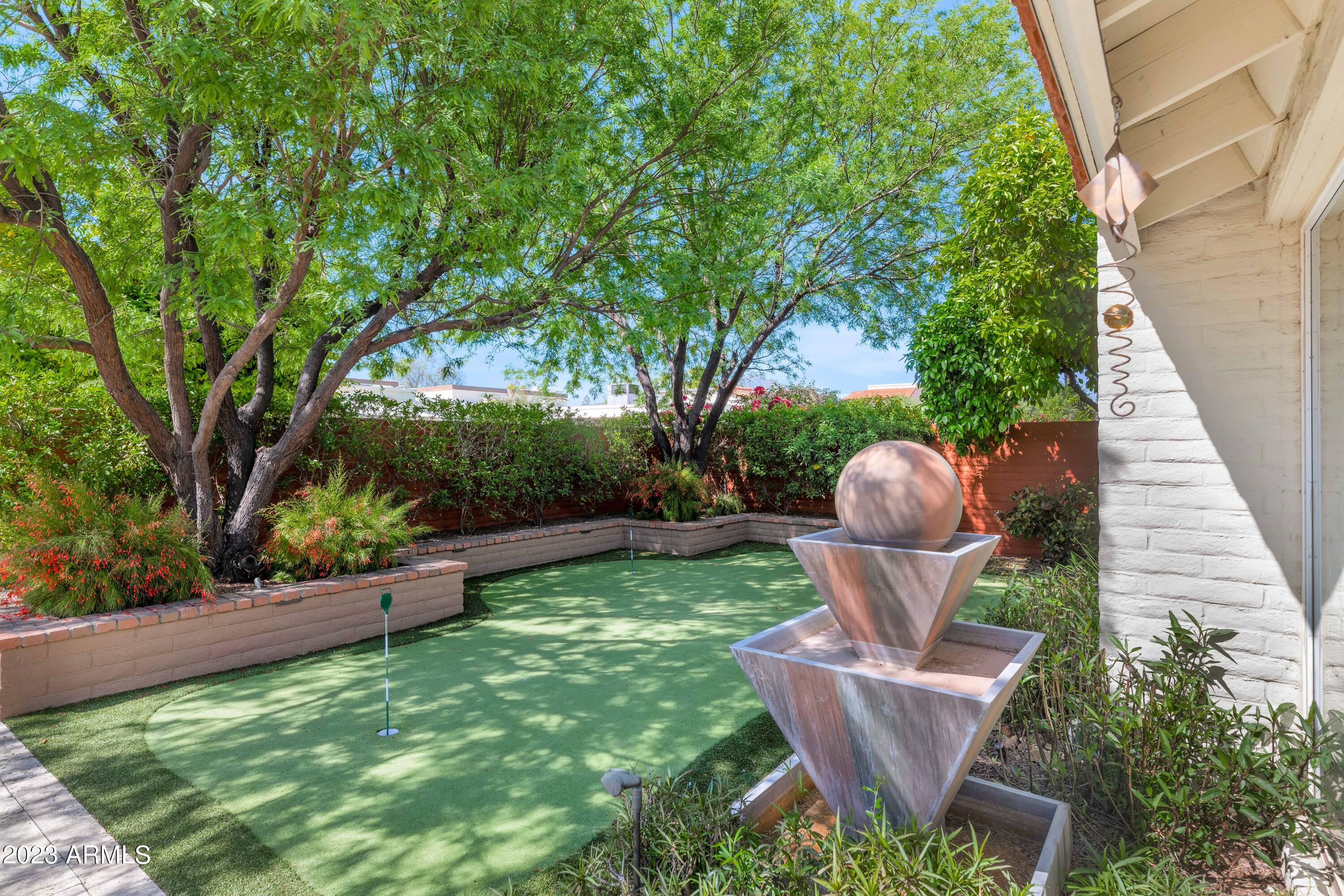 7327 E TUCKEY Lane