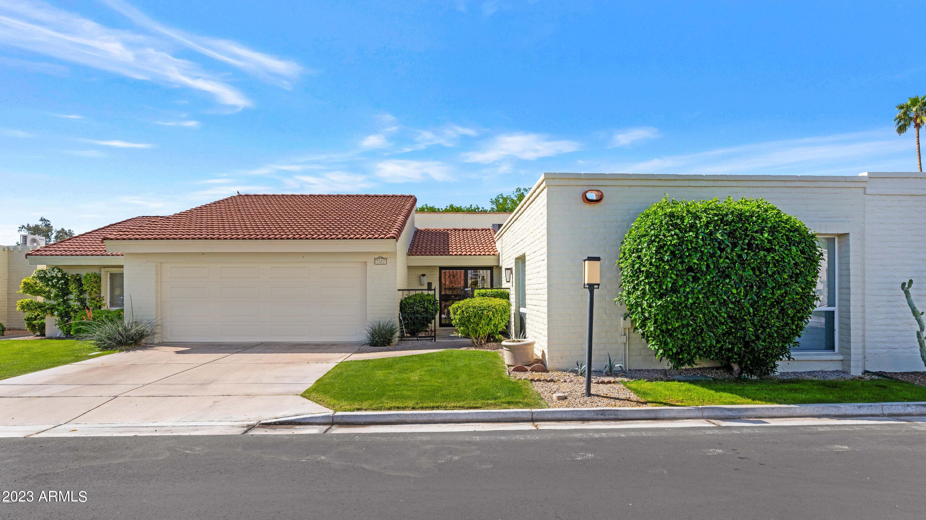 7327 E TUCKEY Lane