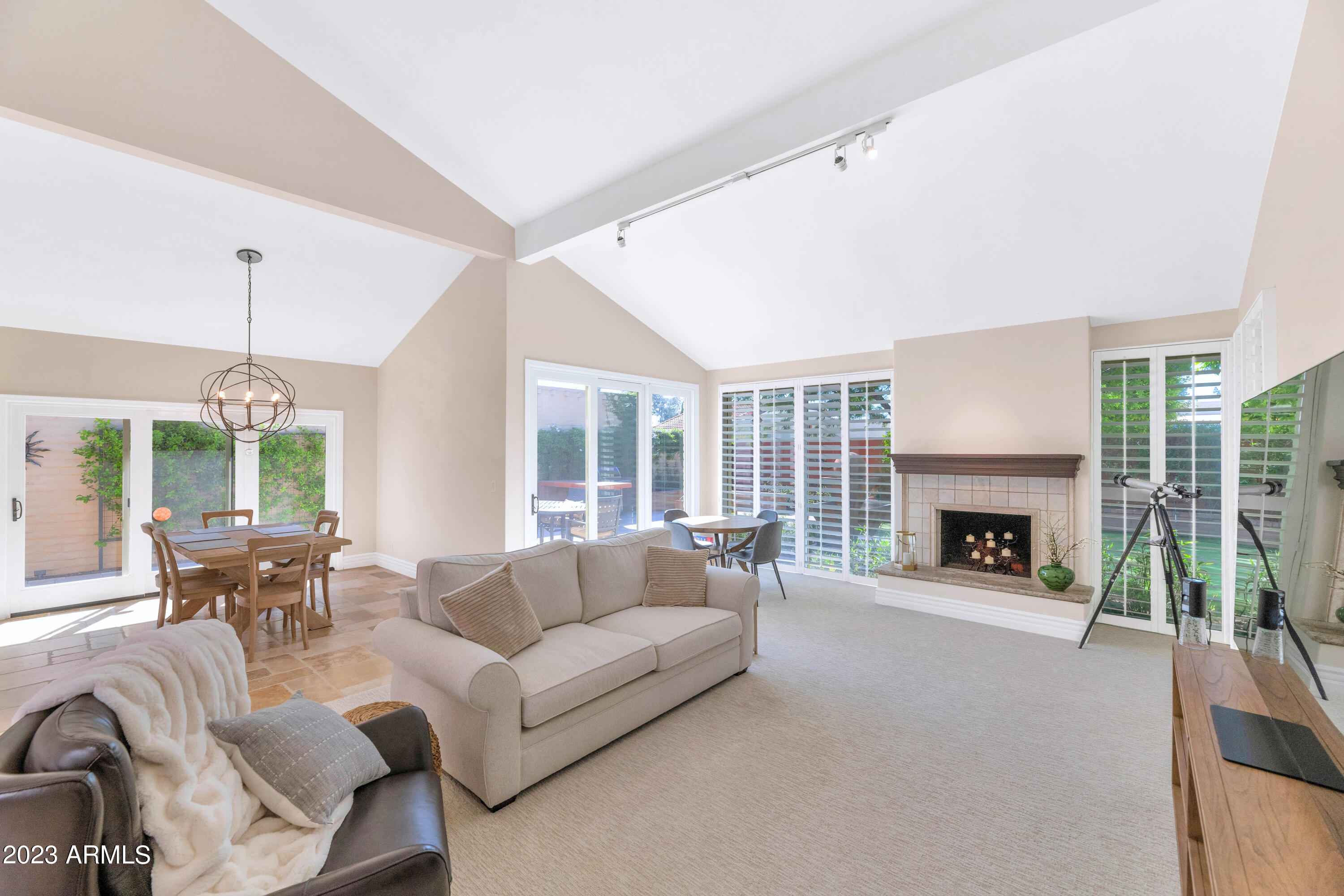 7327 E TUCKEY Lane