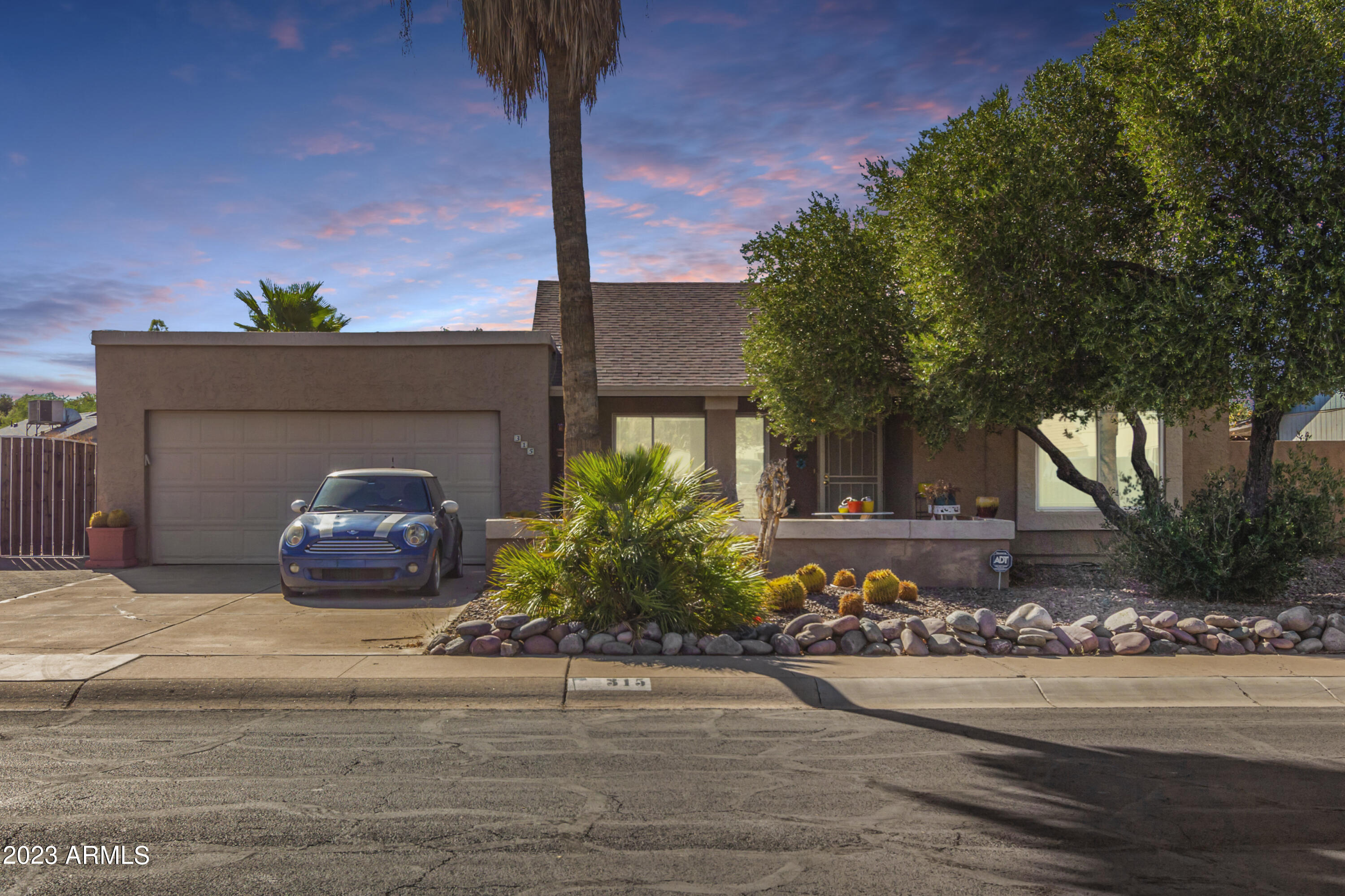 315 E MOORE Avenue