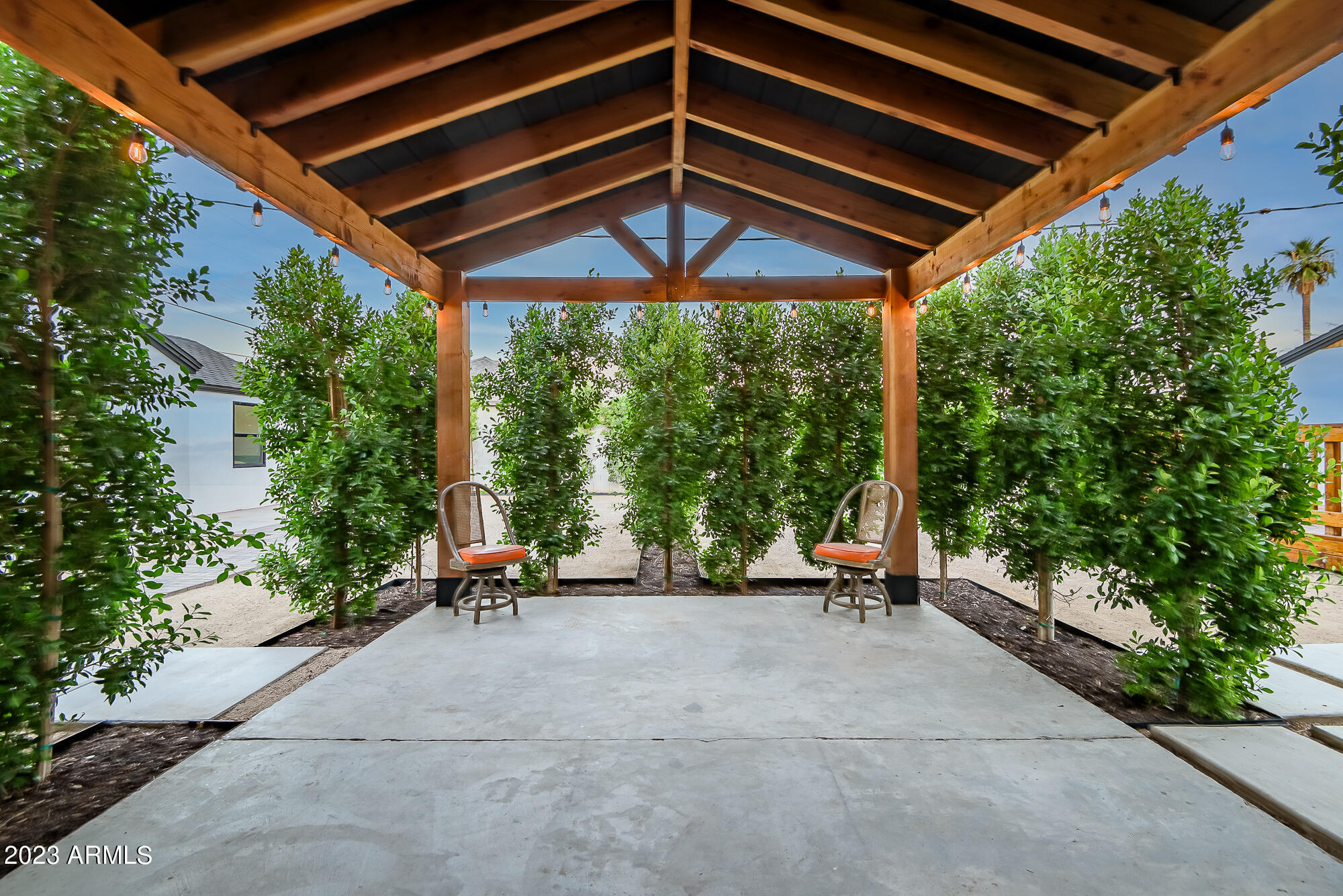 1024 E TAYLOR Street