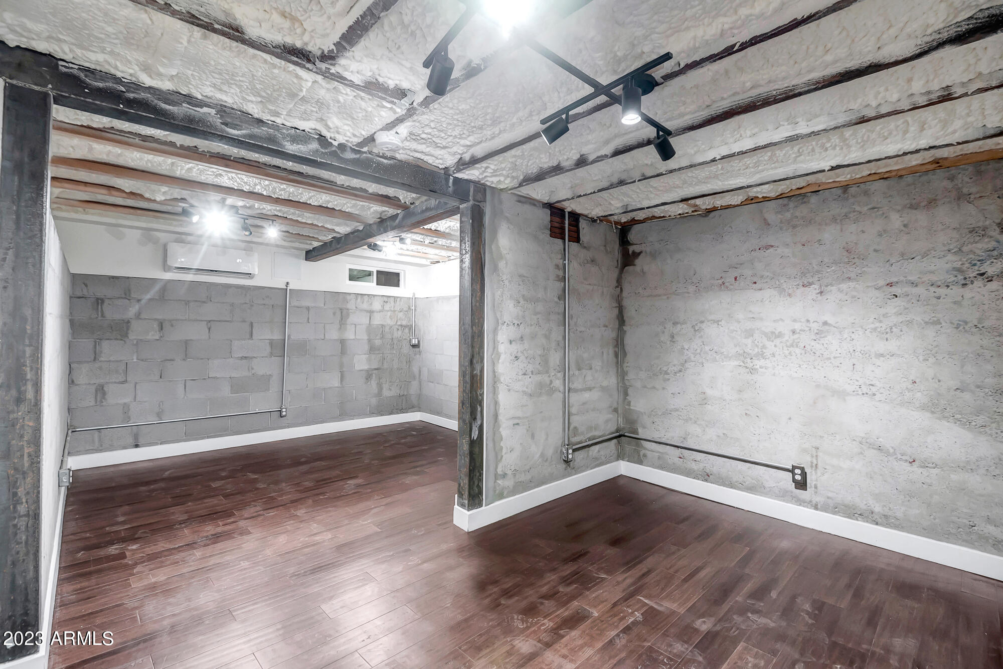 1024 E TAYLOR Street