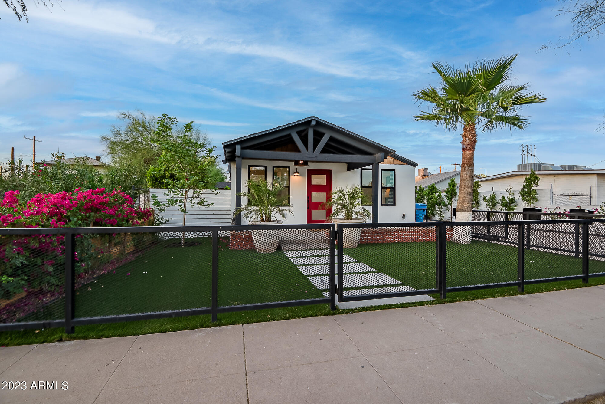 1024 E TAYLOR Street