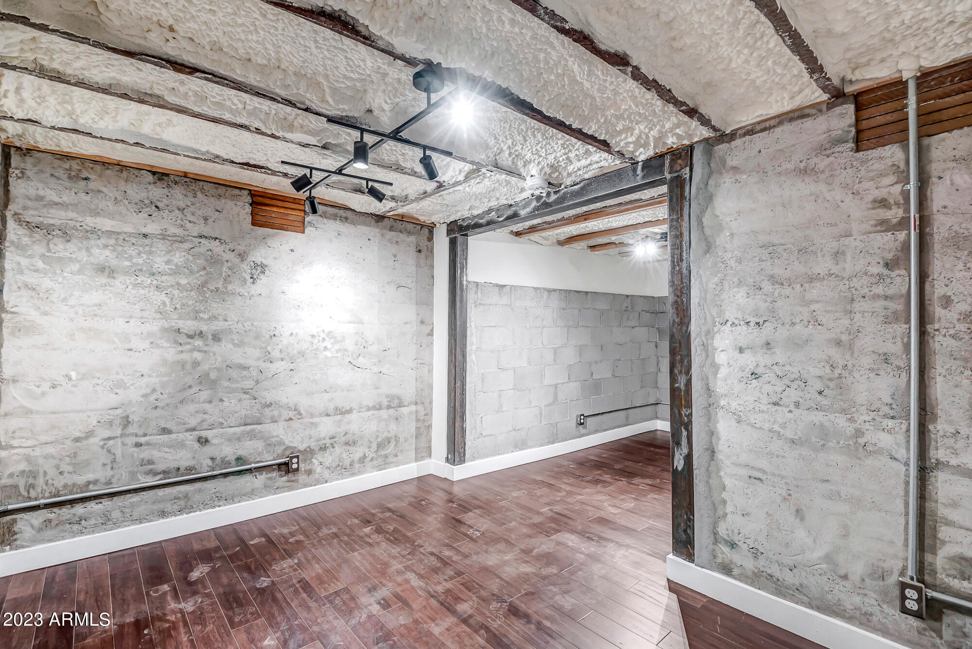 1024 E TAYLOR Street