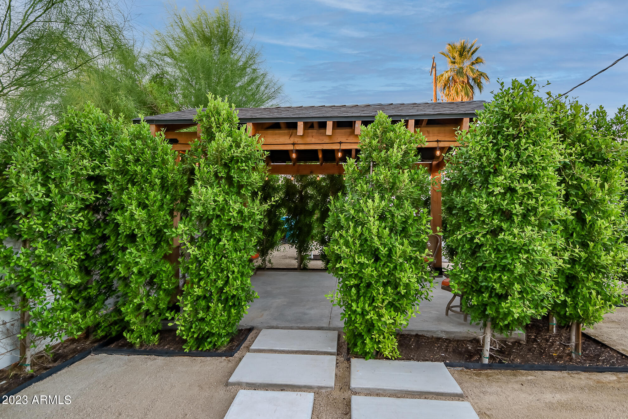 1024 E TAYLOR Street