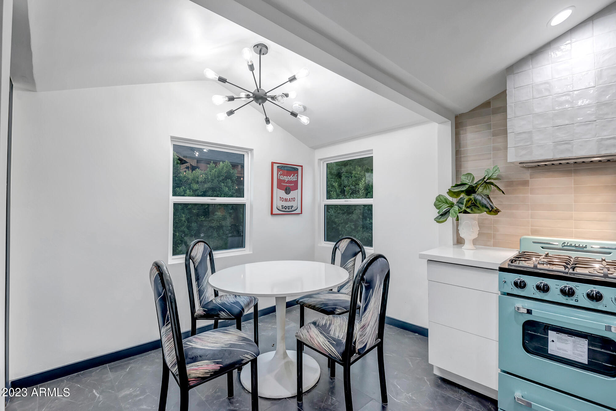 1024 E TAYLOR Street