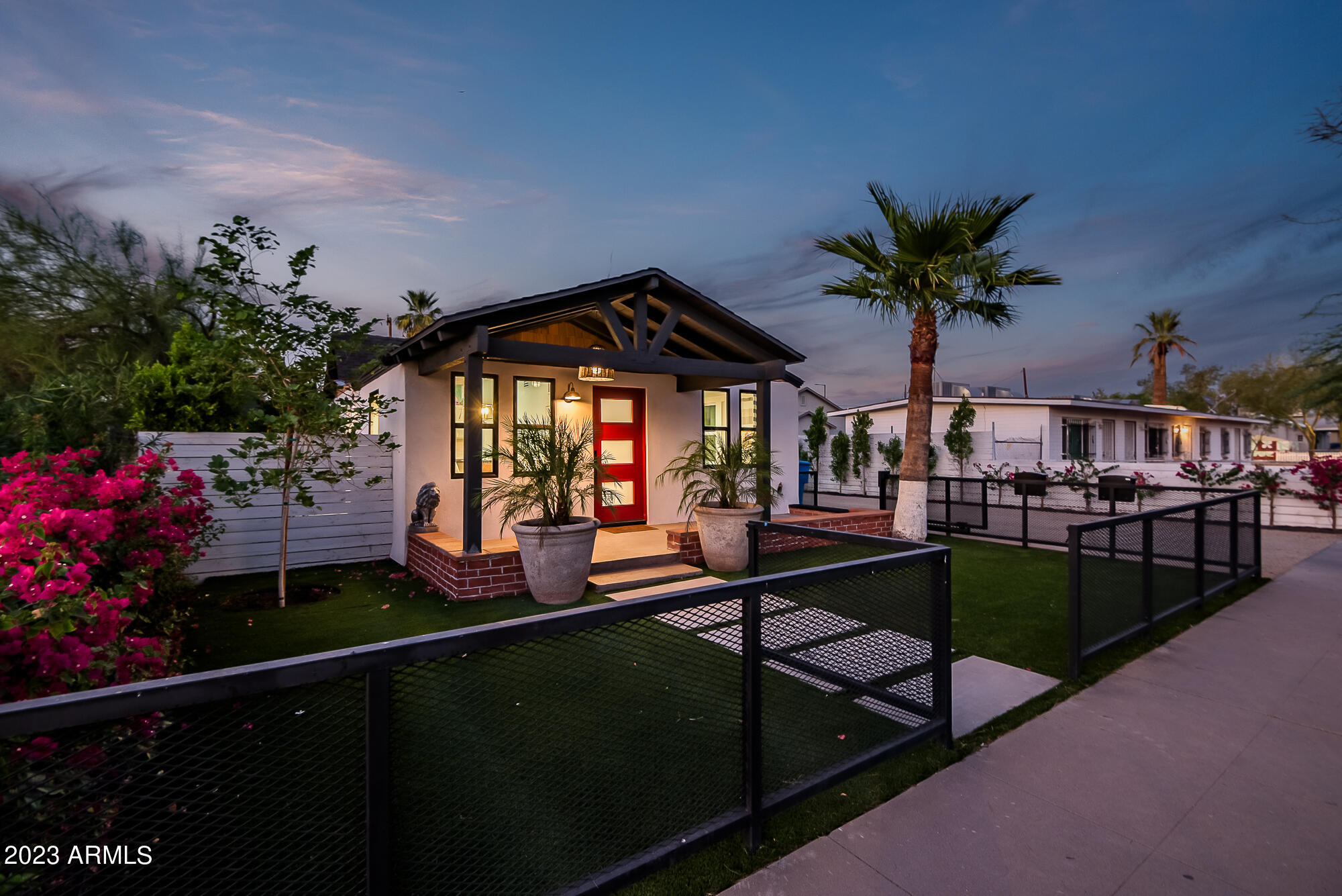 1024 E TAYLOR Street