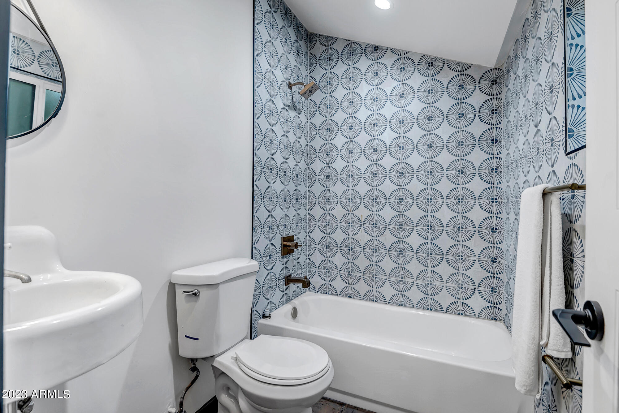 1024 E TAYLOR Street