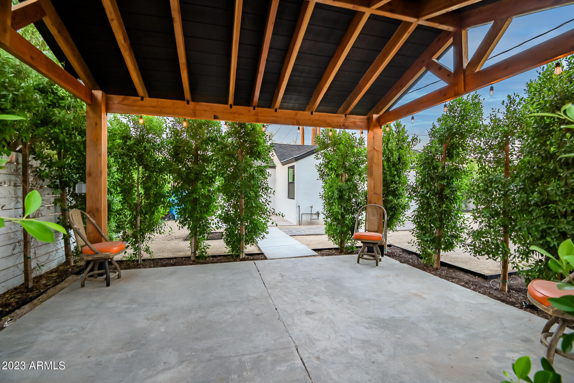 1024 E TAYLOR Street