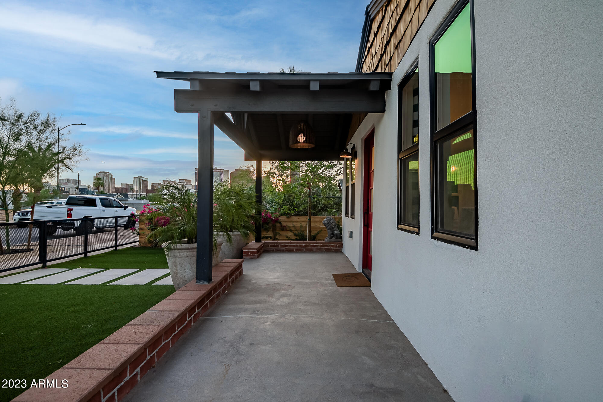 1024 E TAYLOR Street