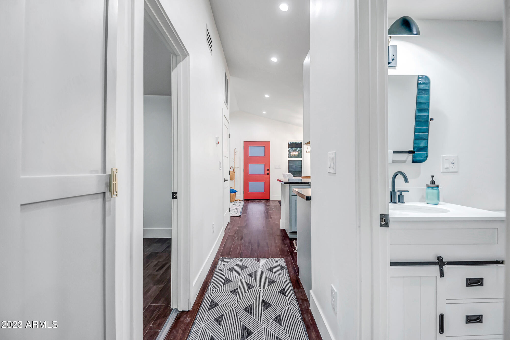 1024 E TAYLOR Street