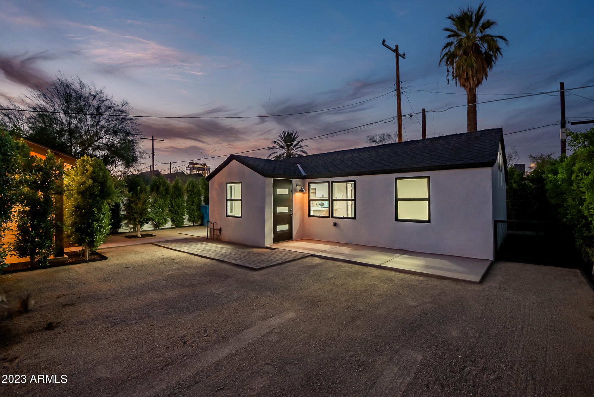 1024 E TAYLOR Street