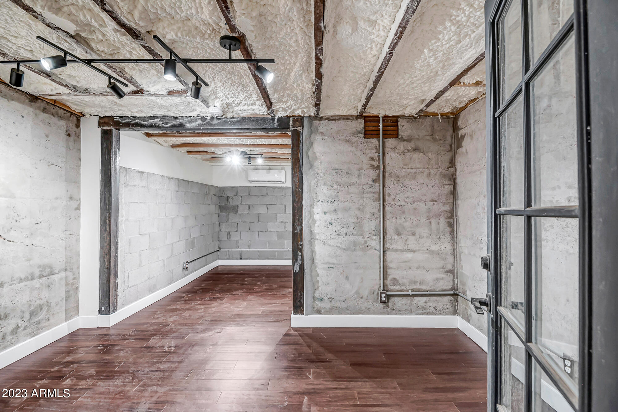 1024 E TAYLOR Street