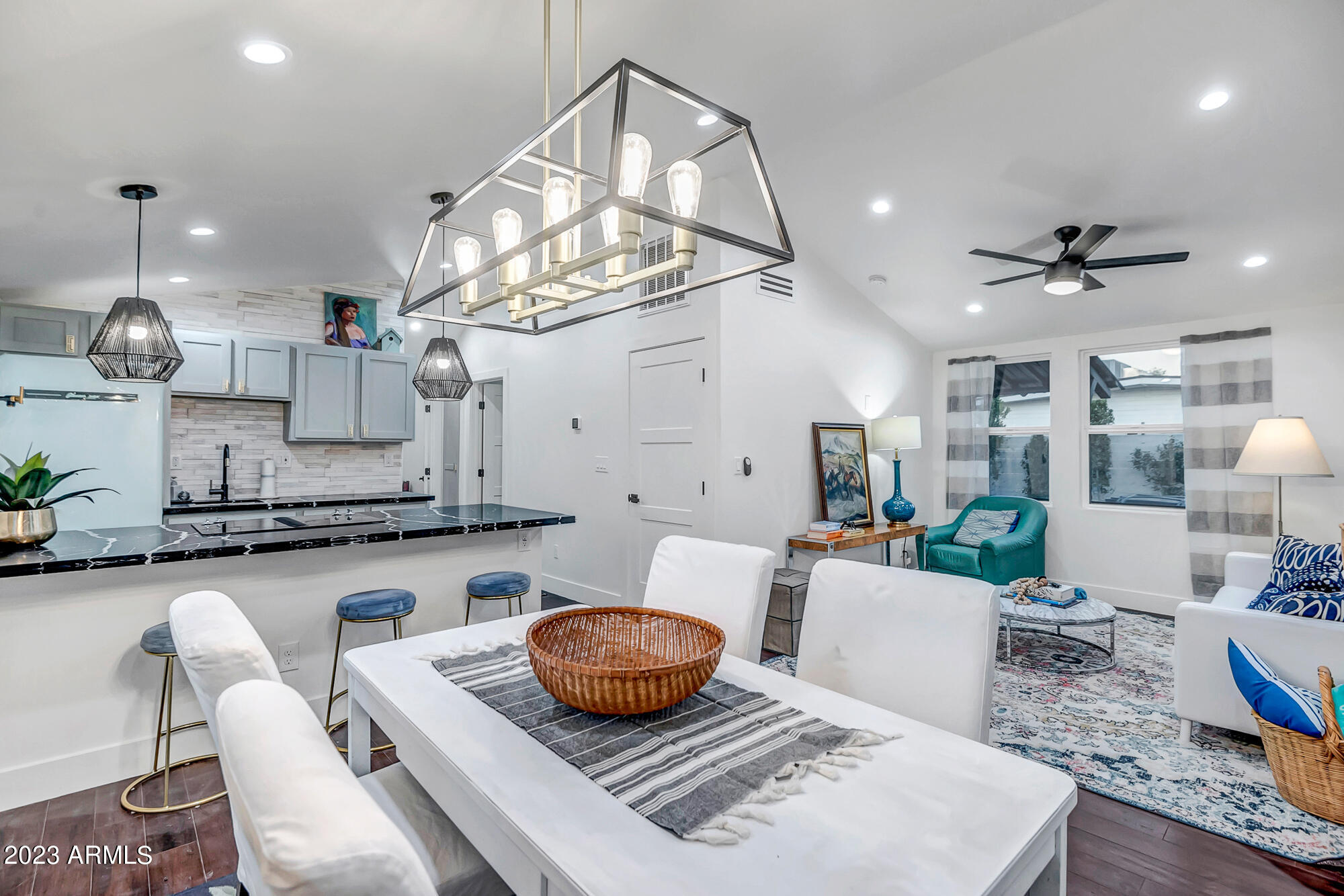 1024 E TAYLOR Street