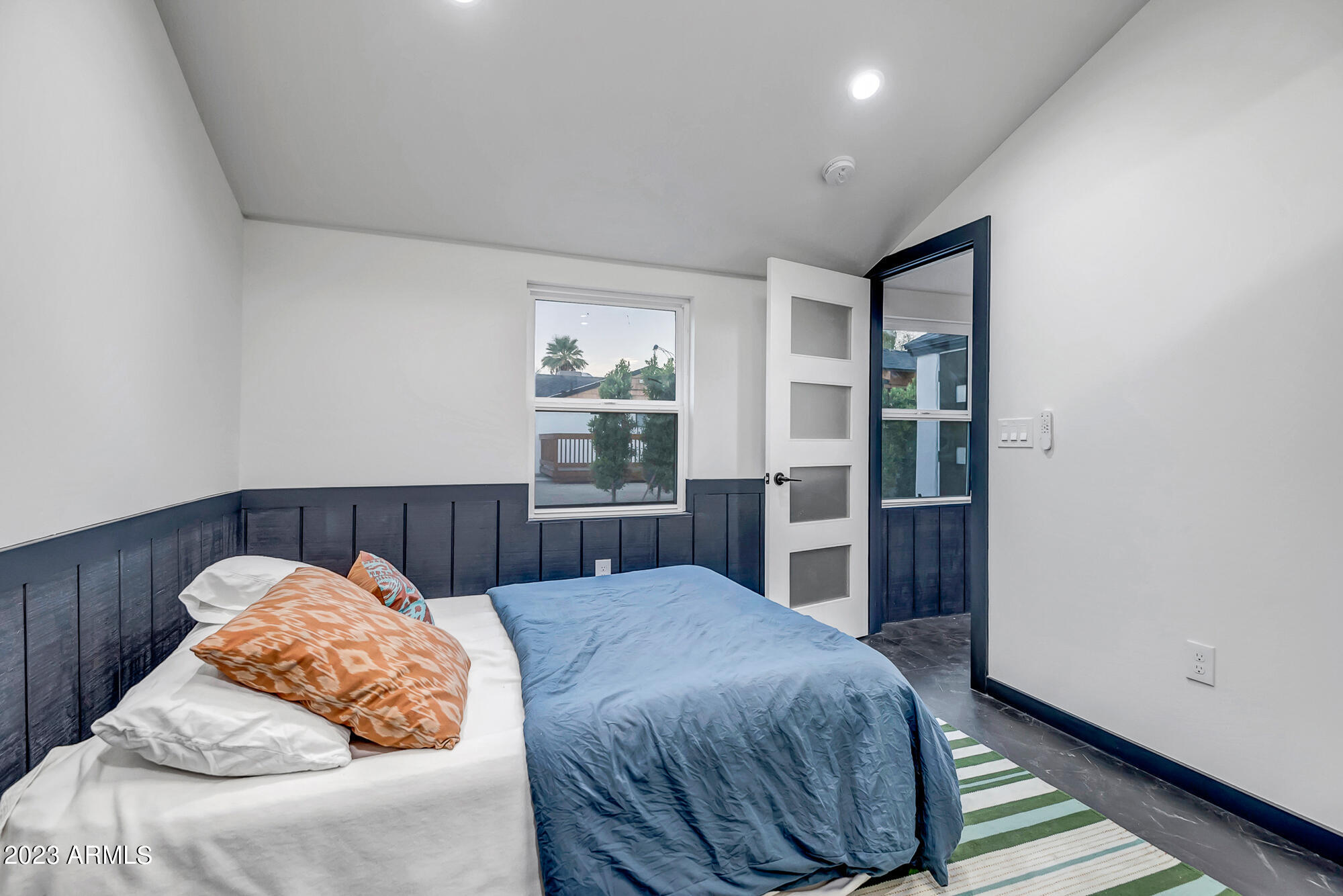 1024 E TAYLOR Street