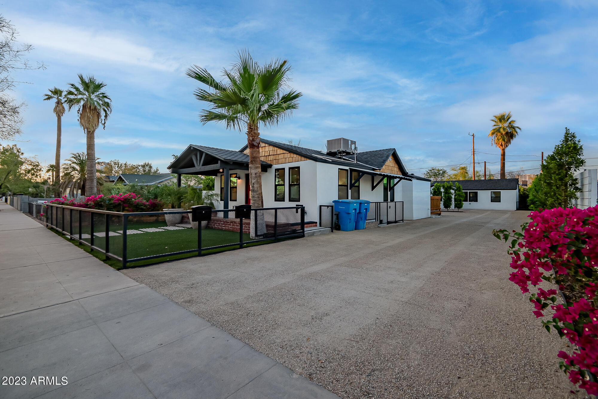 1024 E TAYLOR Street