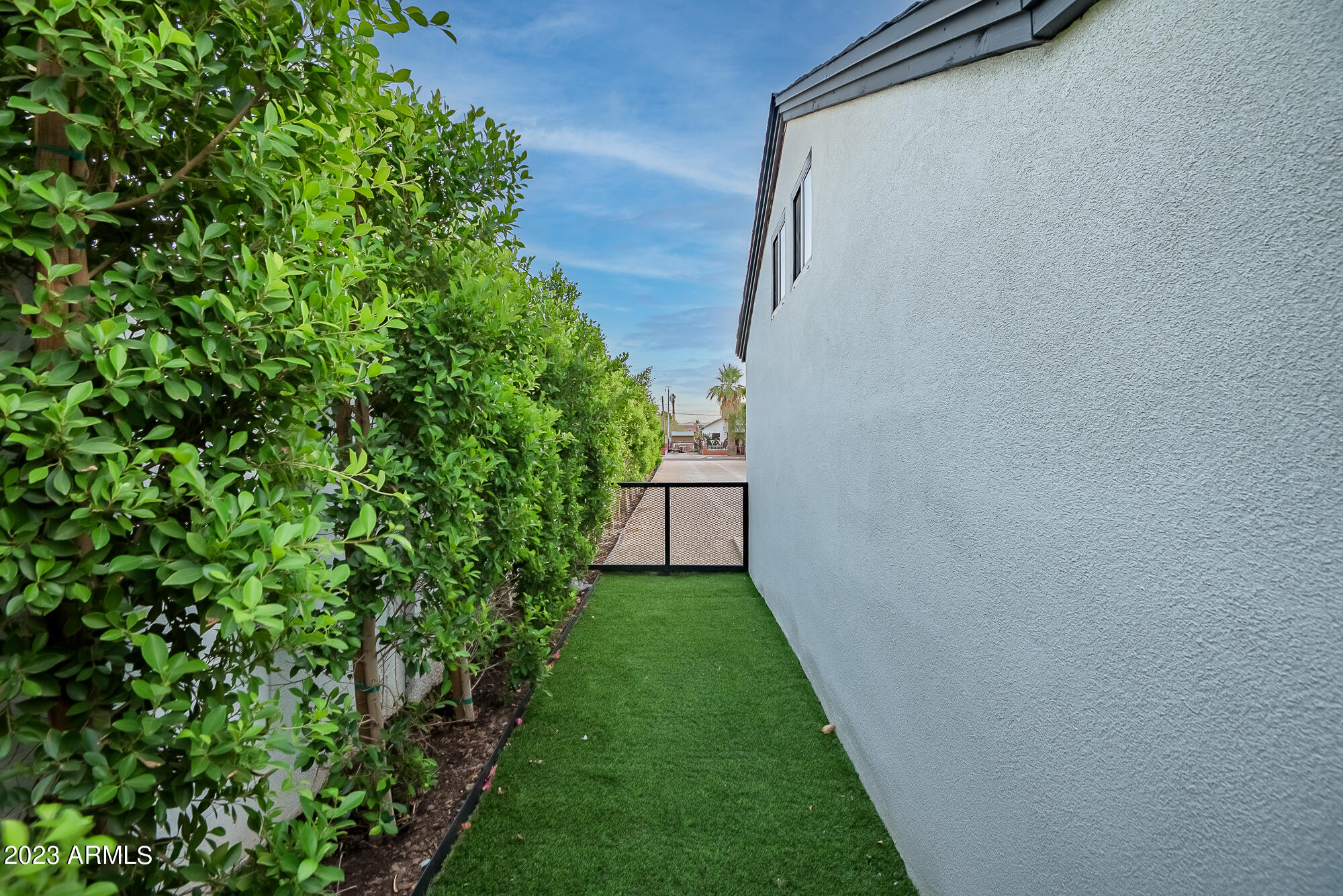 1024 E TAYLOR Street