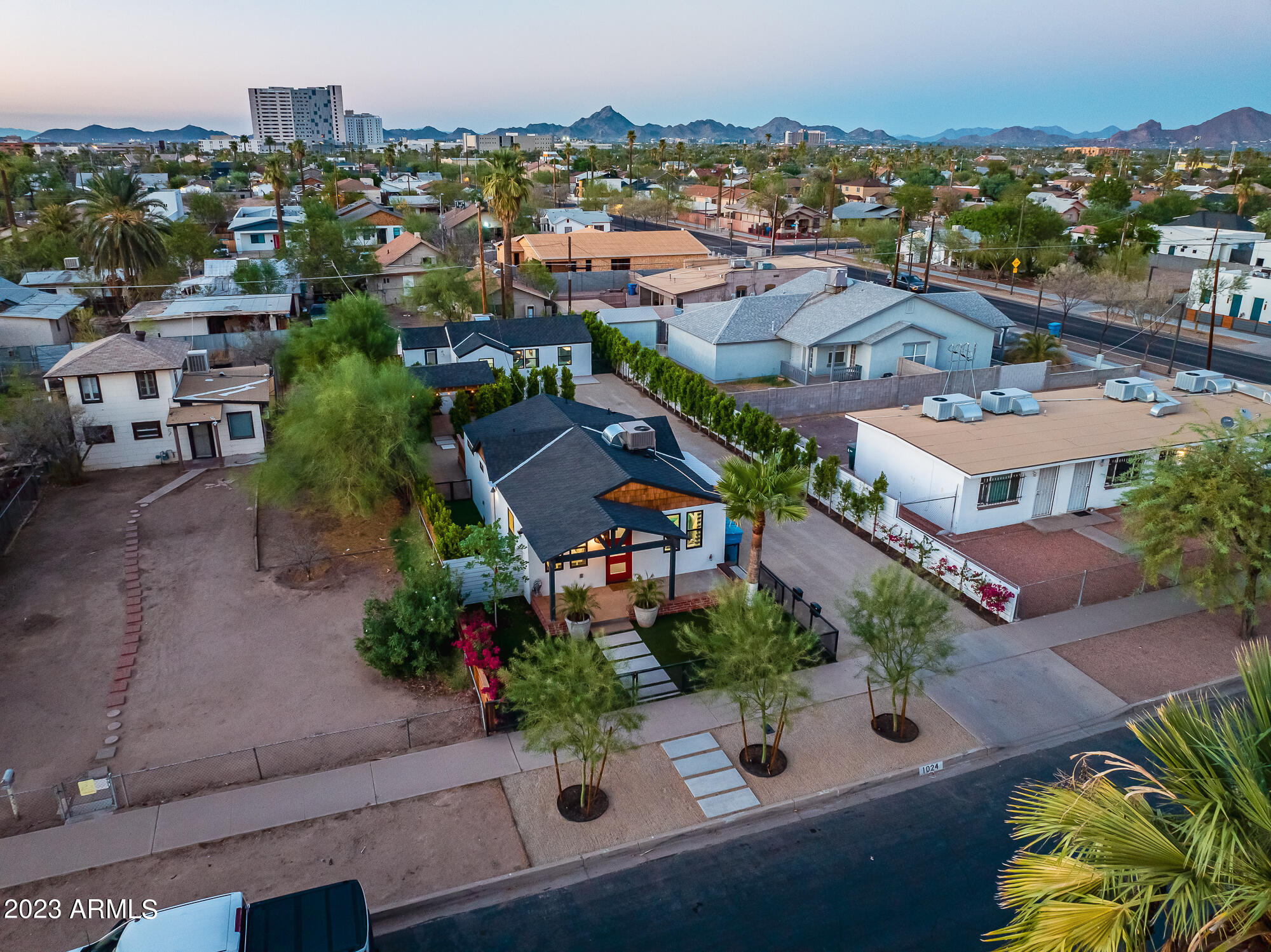 1024 E TAYLOR Street