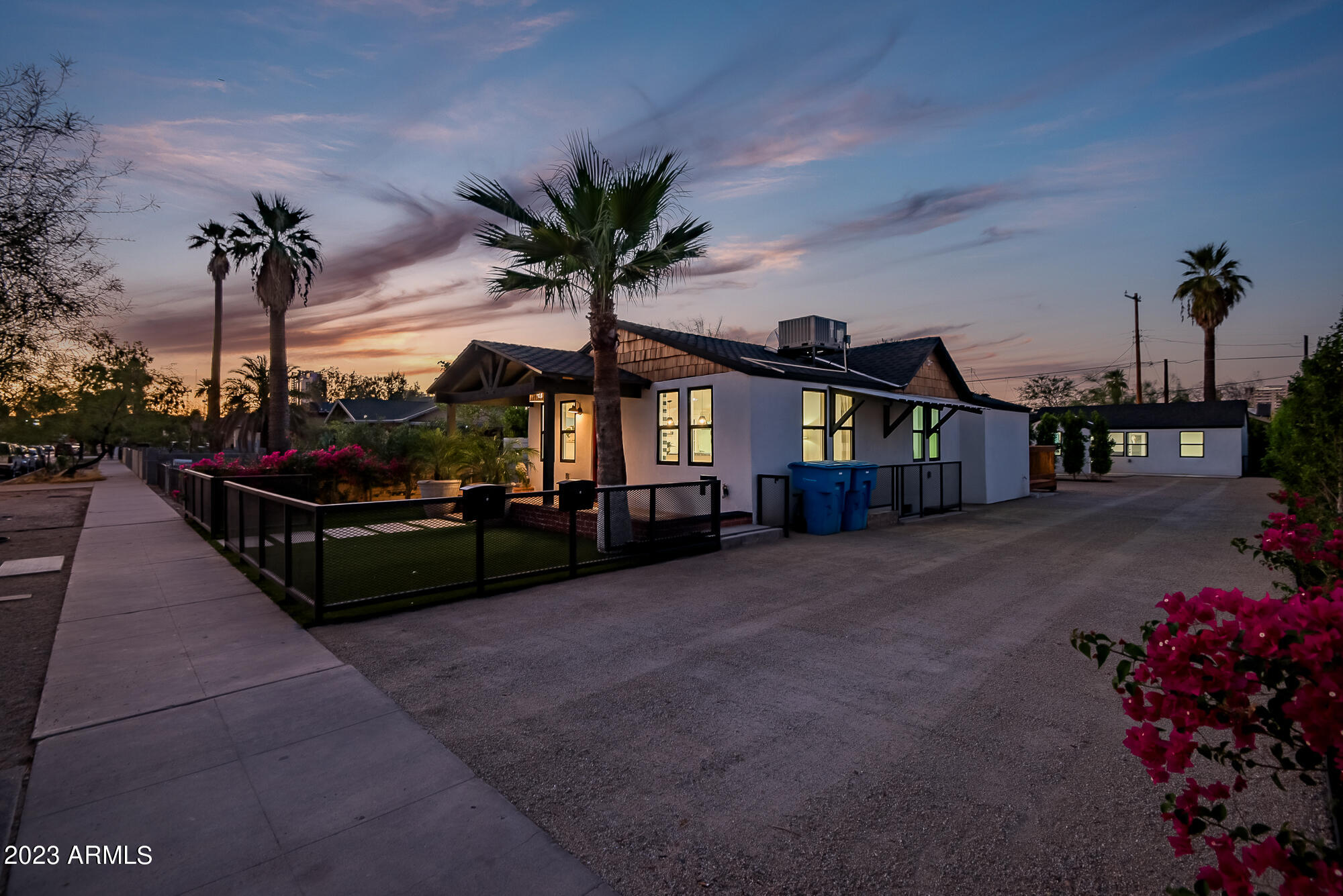 1024 E TAYLOR Street