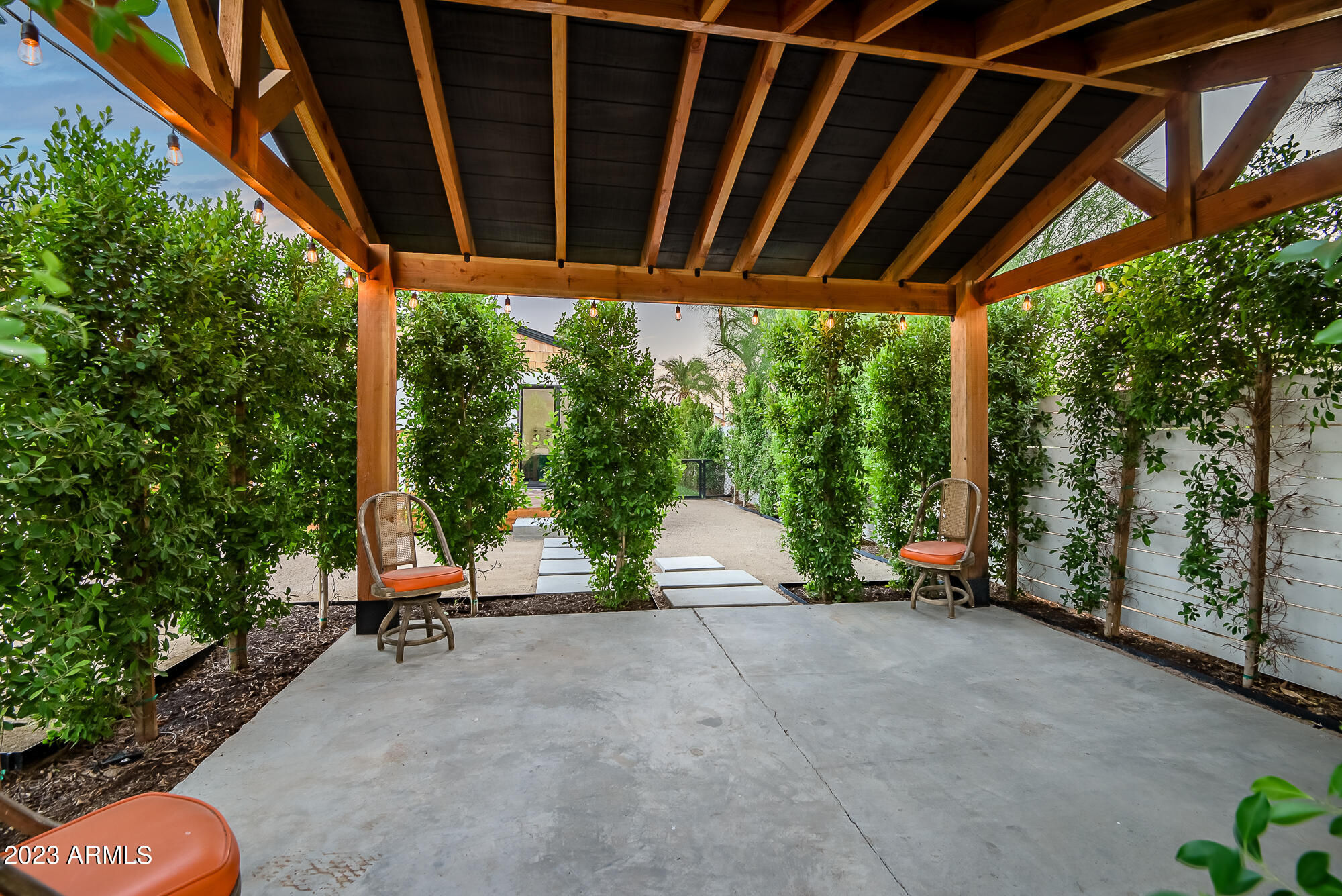 1024 E TAYLOR Street