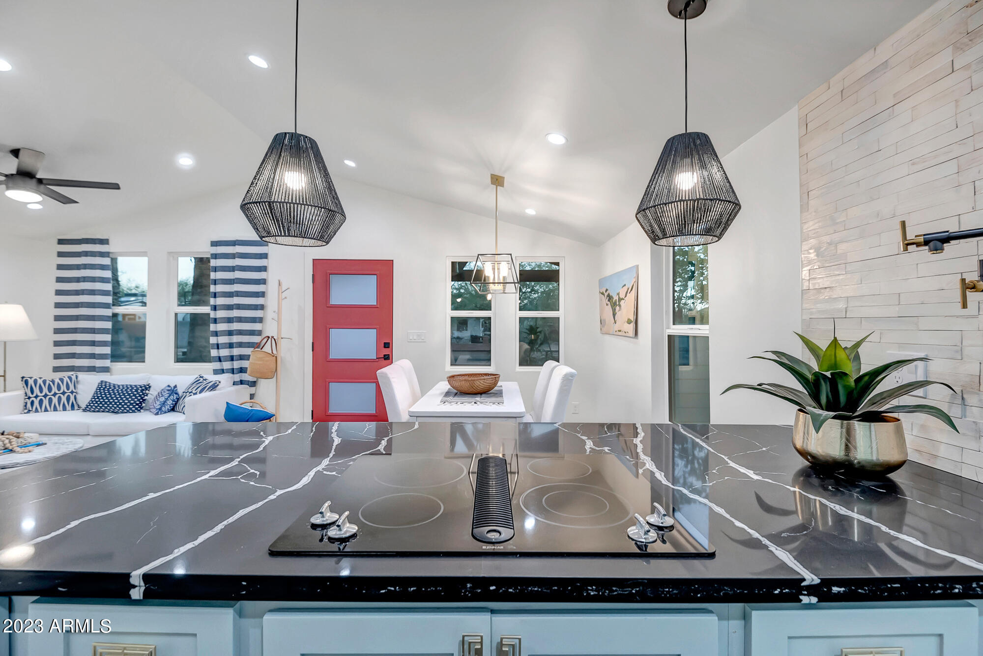 1024 E TAYLOR Street