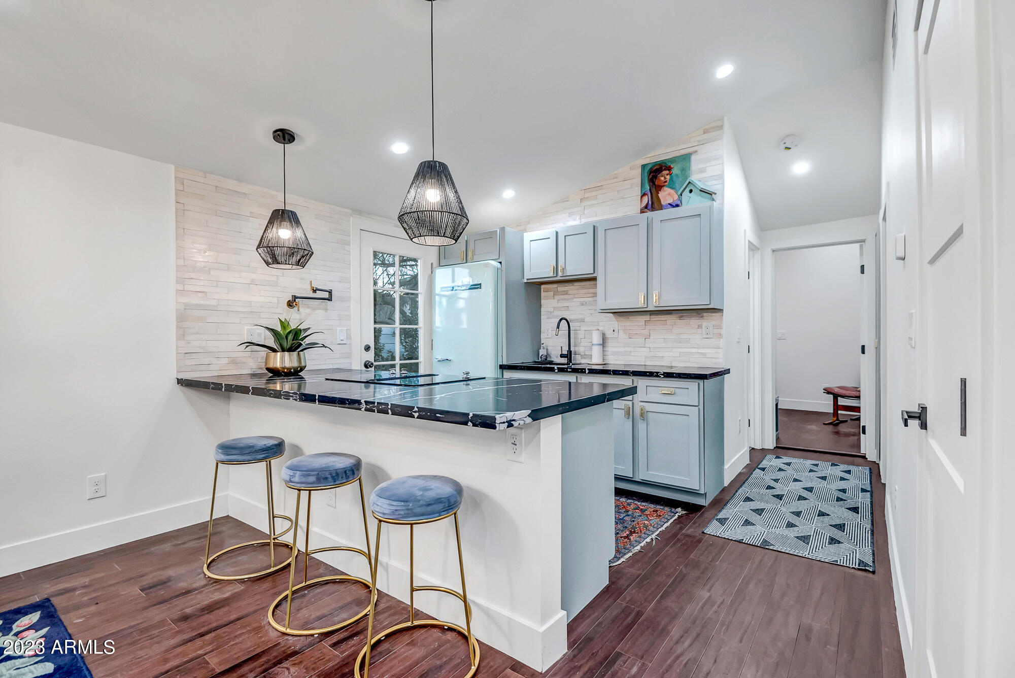 1024 E TAYLOR Street