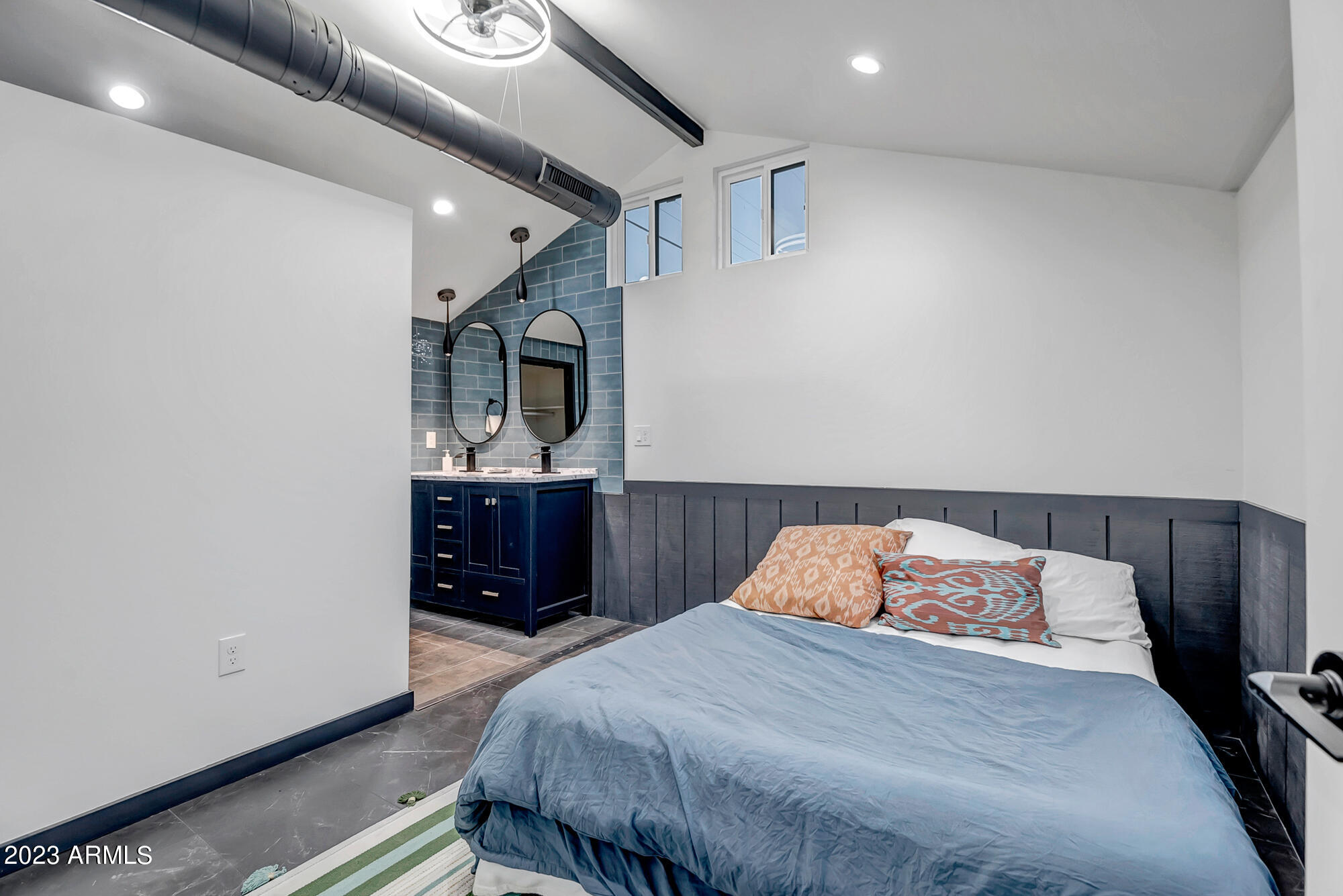 1024 E TAYLOR Street