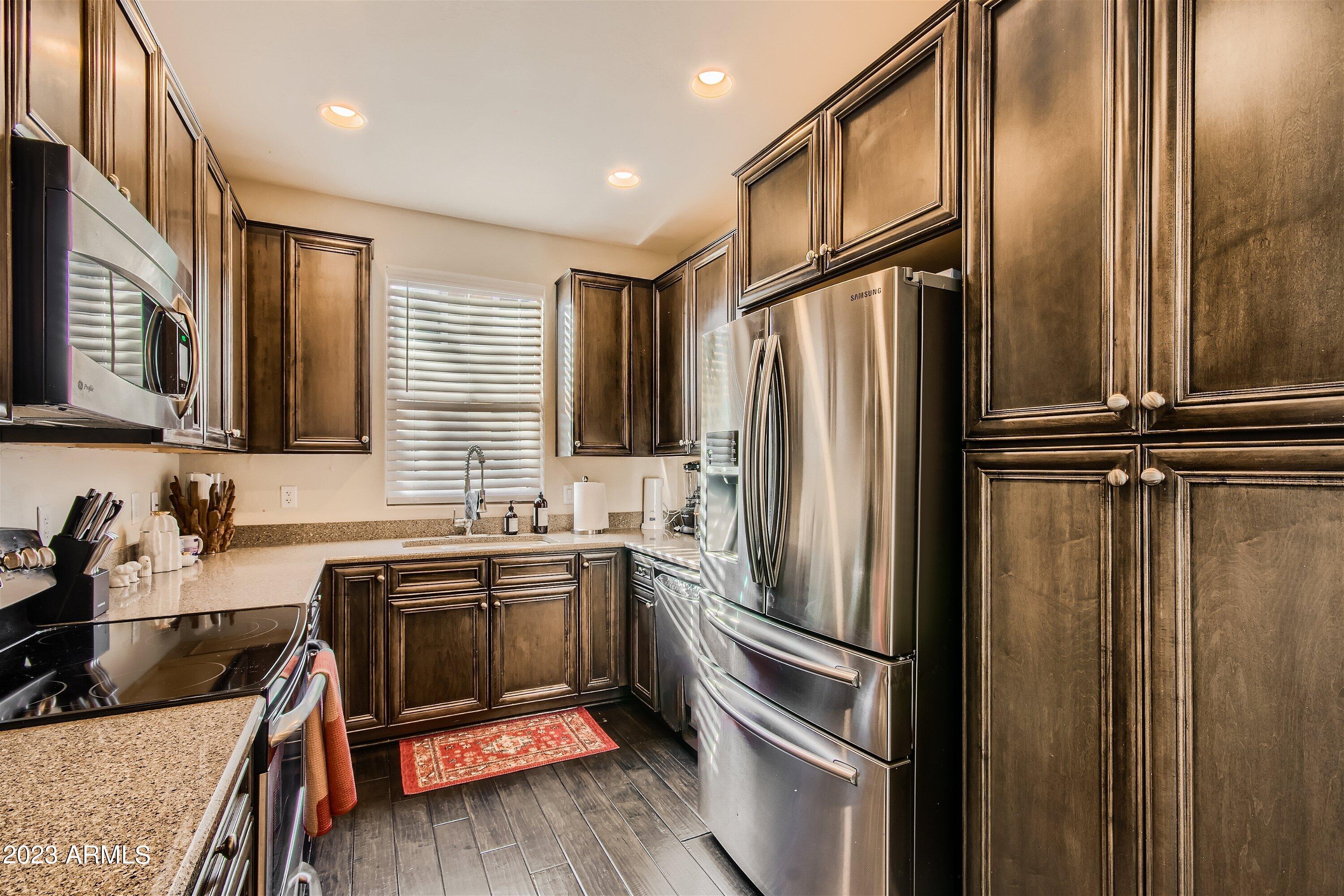 5550 N 16TH Street Unit: 113